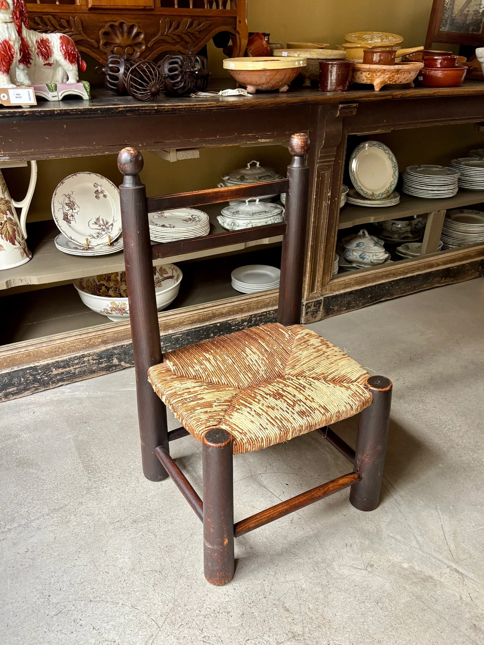 Chaise basse George Robert en bois et paille n°2