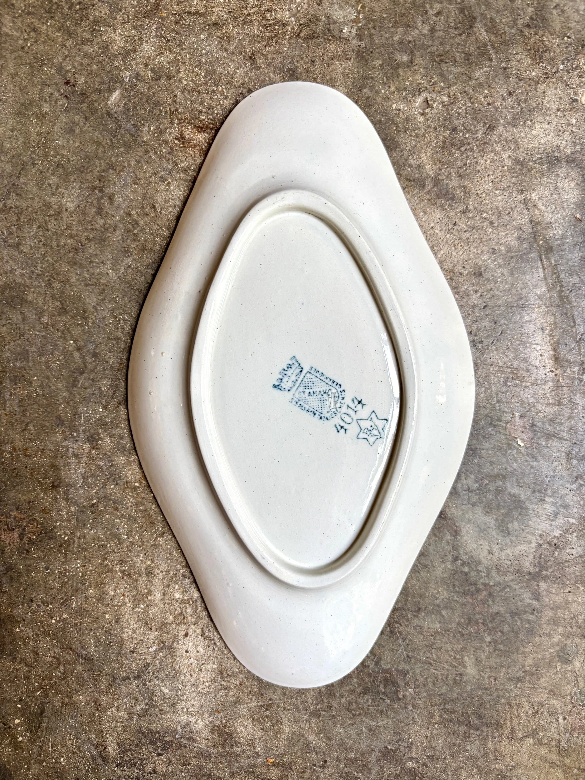 ravier-terre-de-fer-blanc-bleu-st-amand-vaisselle-vintage-axs-design-paris-france