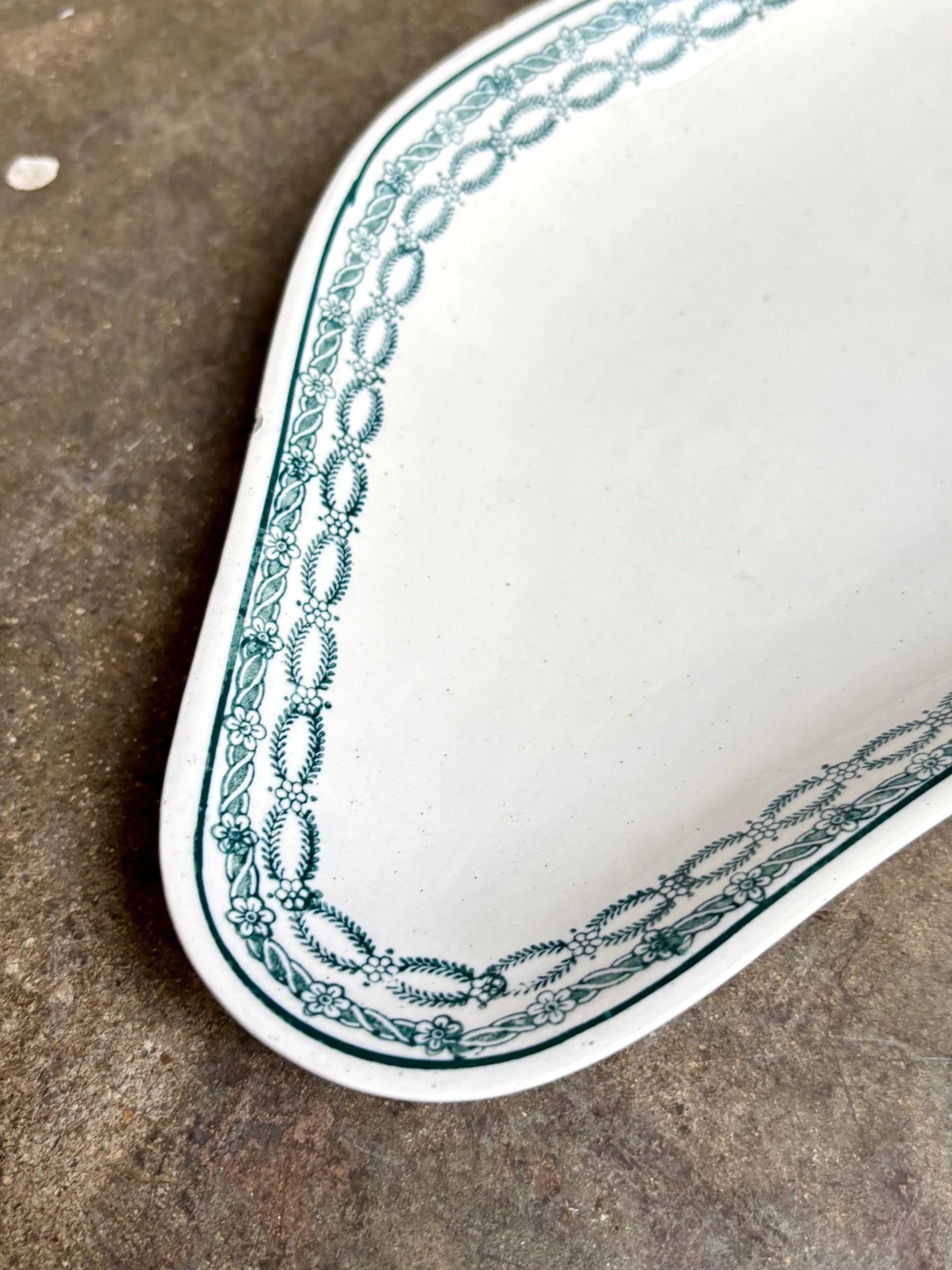 ravier-terre-de-fer-blanc-bleu-st-amand-vaisselle-vintage-axs-design-paris-france