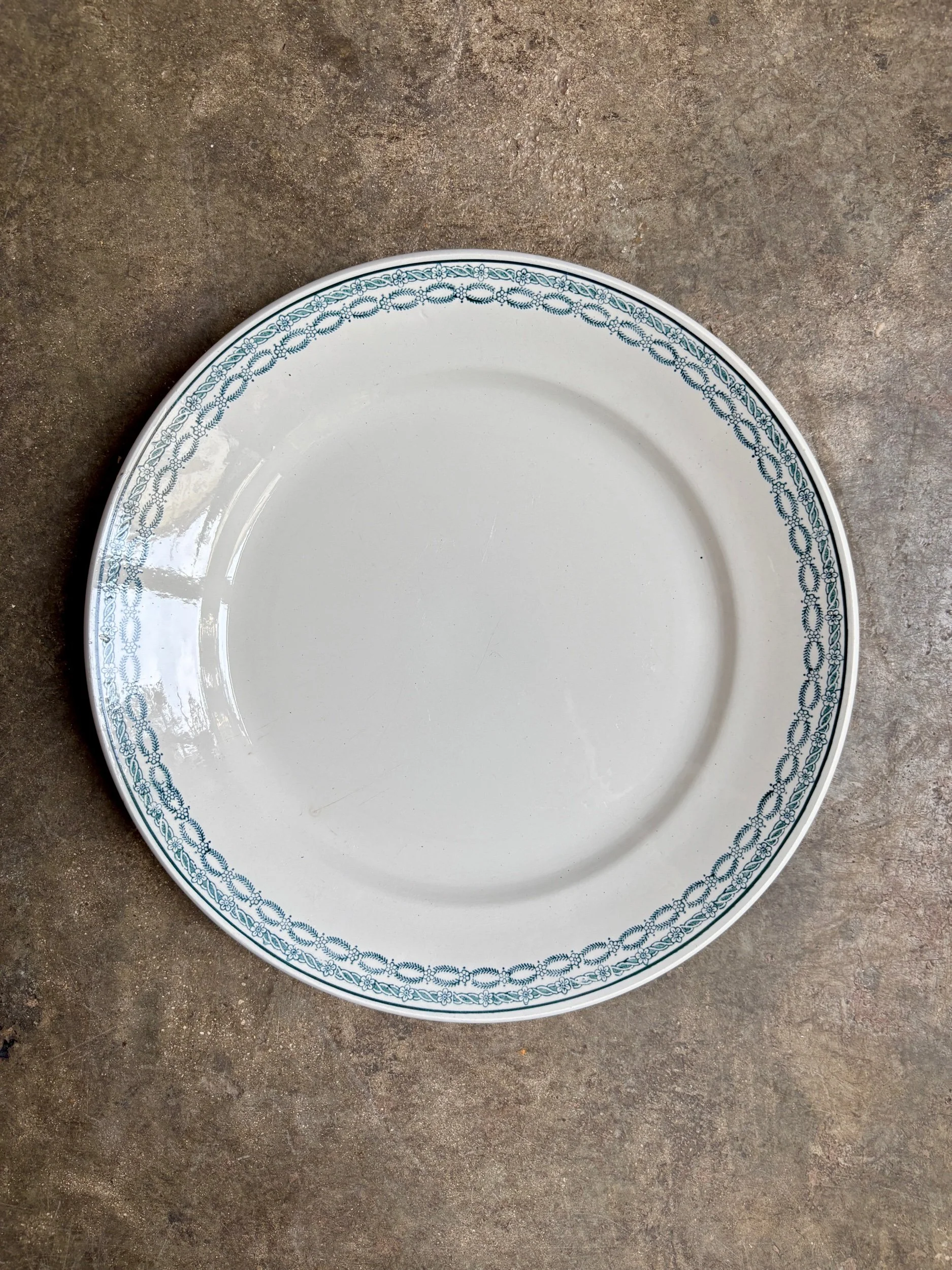 Moyen plat rond St Amand en terre de fer bleue