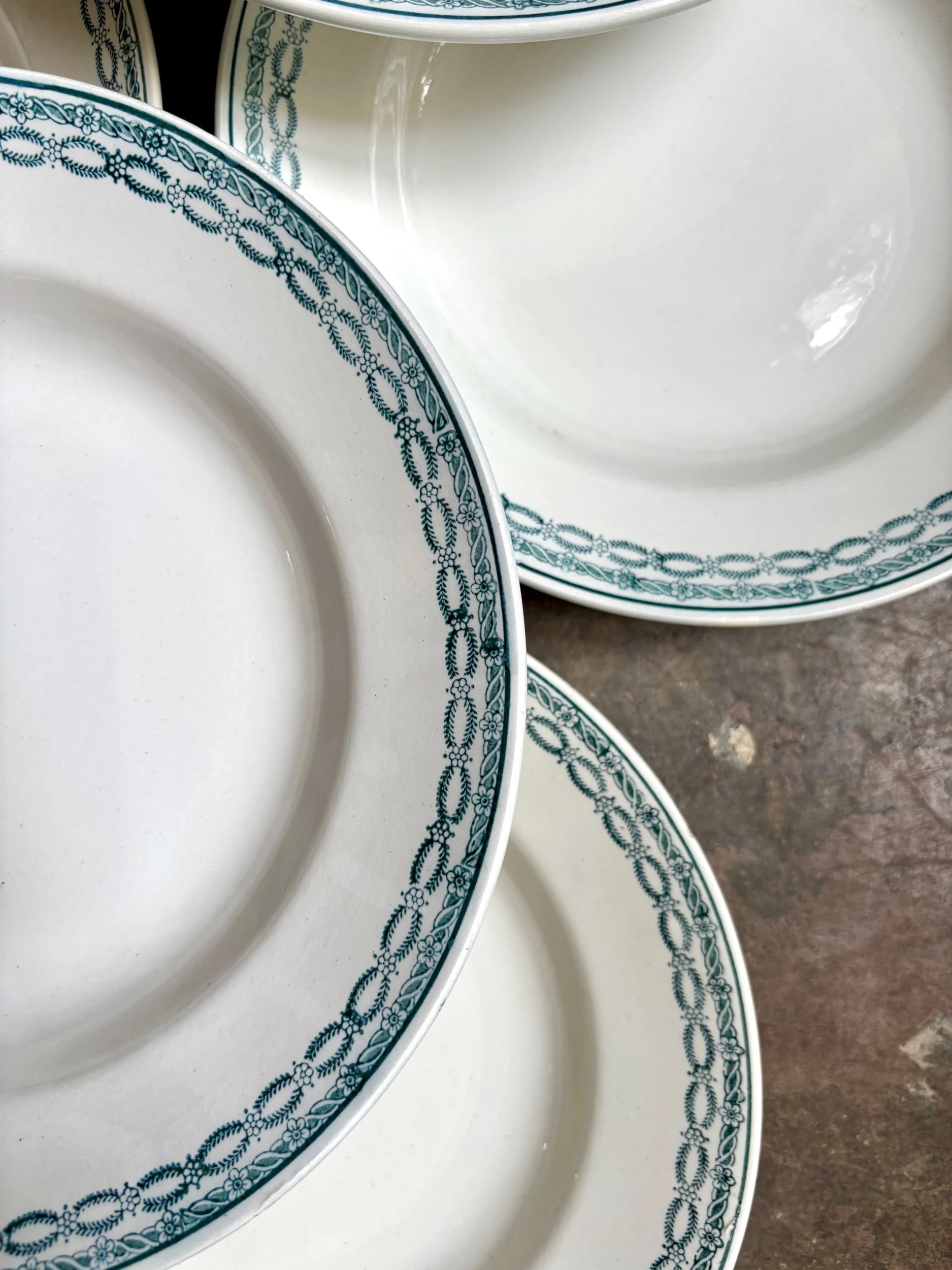 6-assiettes-creuses-terre-de-fer-blanc-bleu-st-amand-vaisselle-vintage-axs-design-paris-france