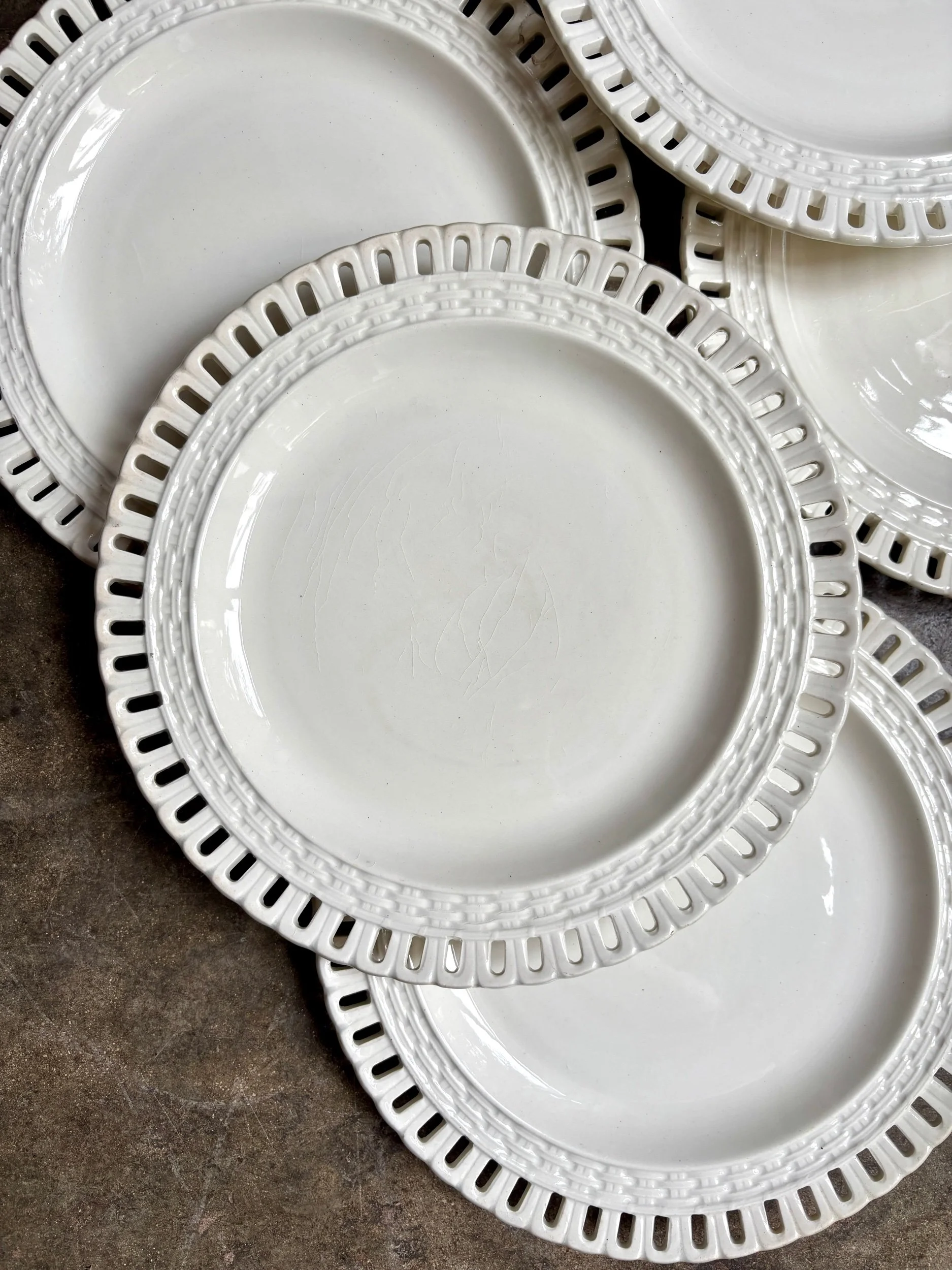 assiettes-plates-luneville-blanc-terre-fer-axs-design-paris-france