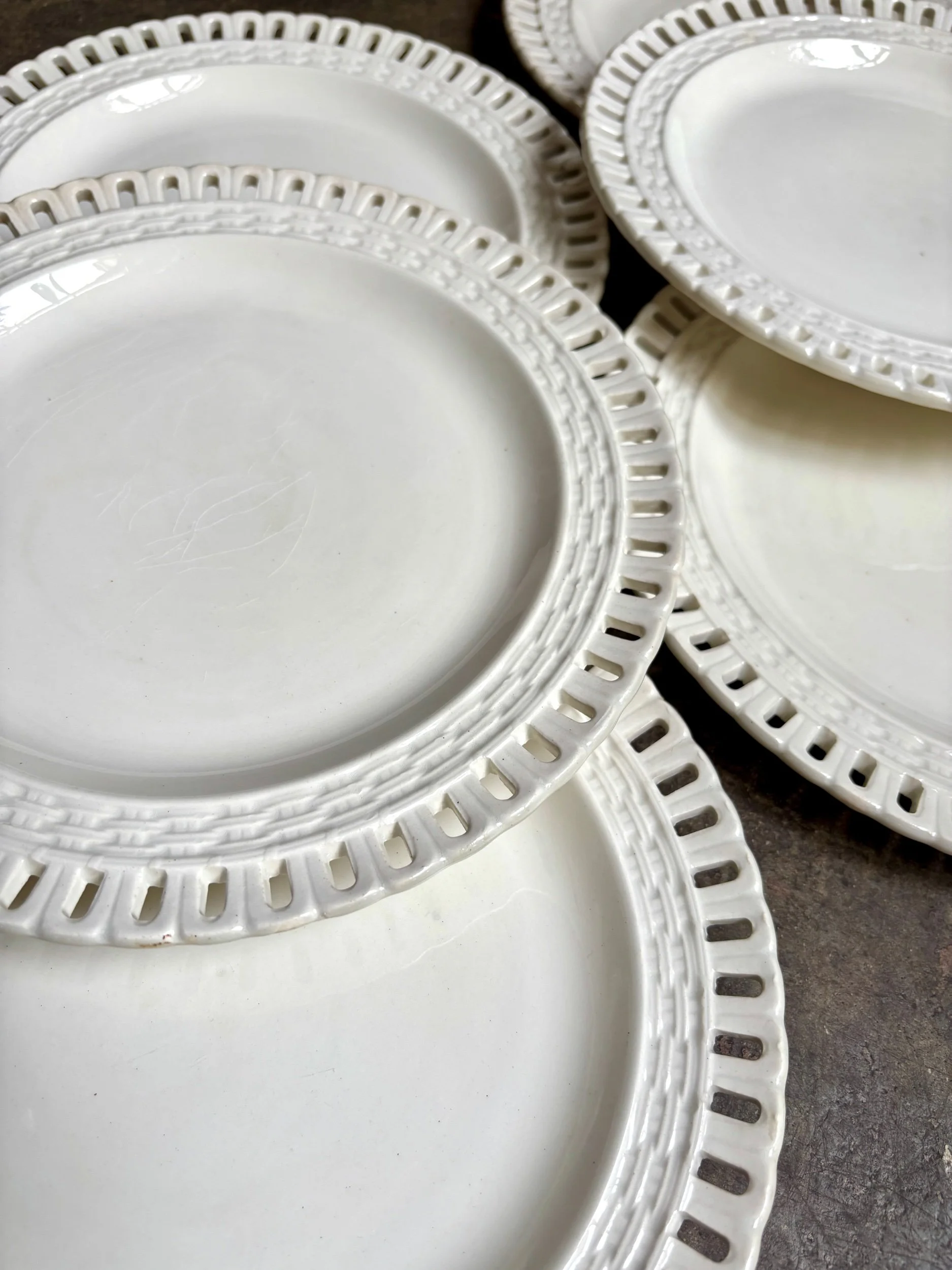 assiettes-plates-luneville-blanc-terre-fer-axs-design-paris-france