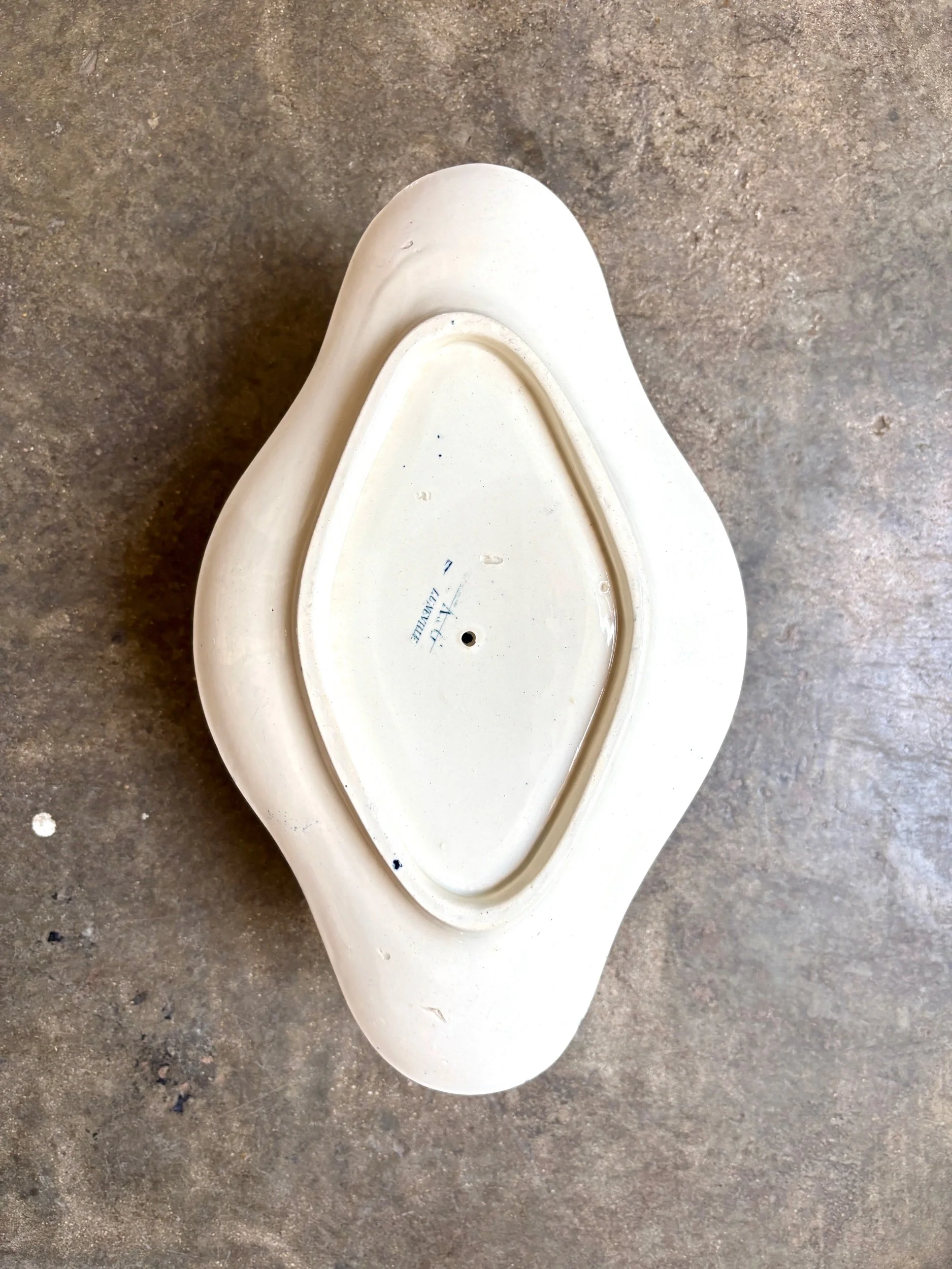 sauciere-luneville-tulipe-terre-fer-bleu-blanc-vaisselle-vintage-axs-design-paris-france