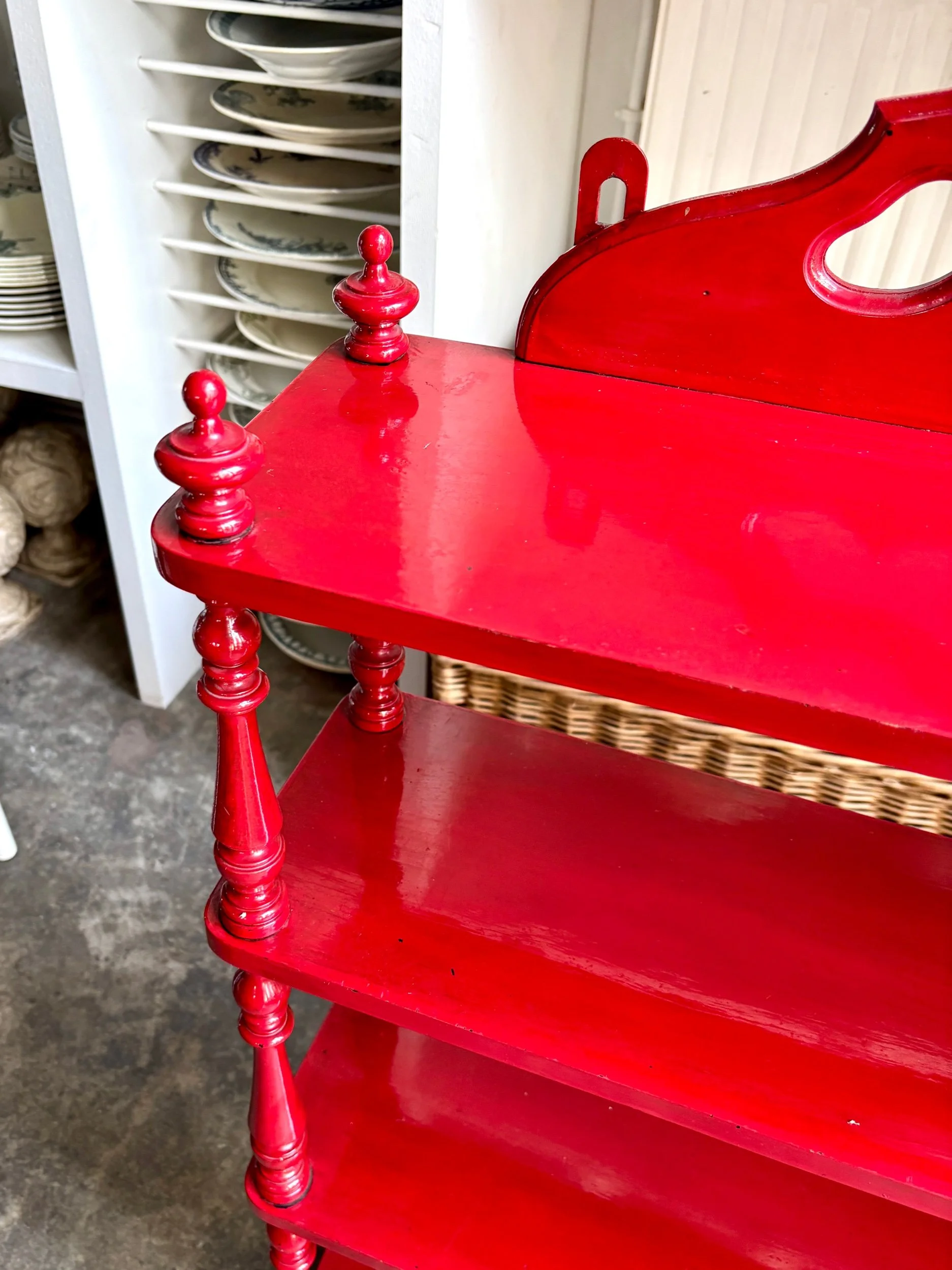 etagere-murale-bois-rouge-meuble-rangement-vintage-axs-design-paris-france