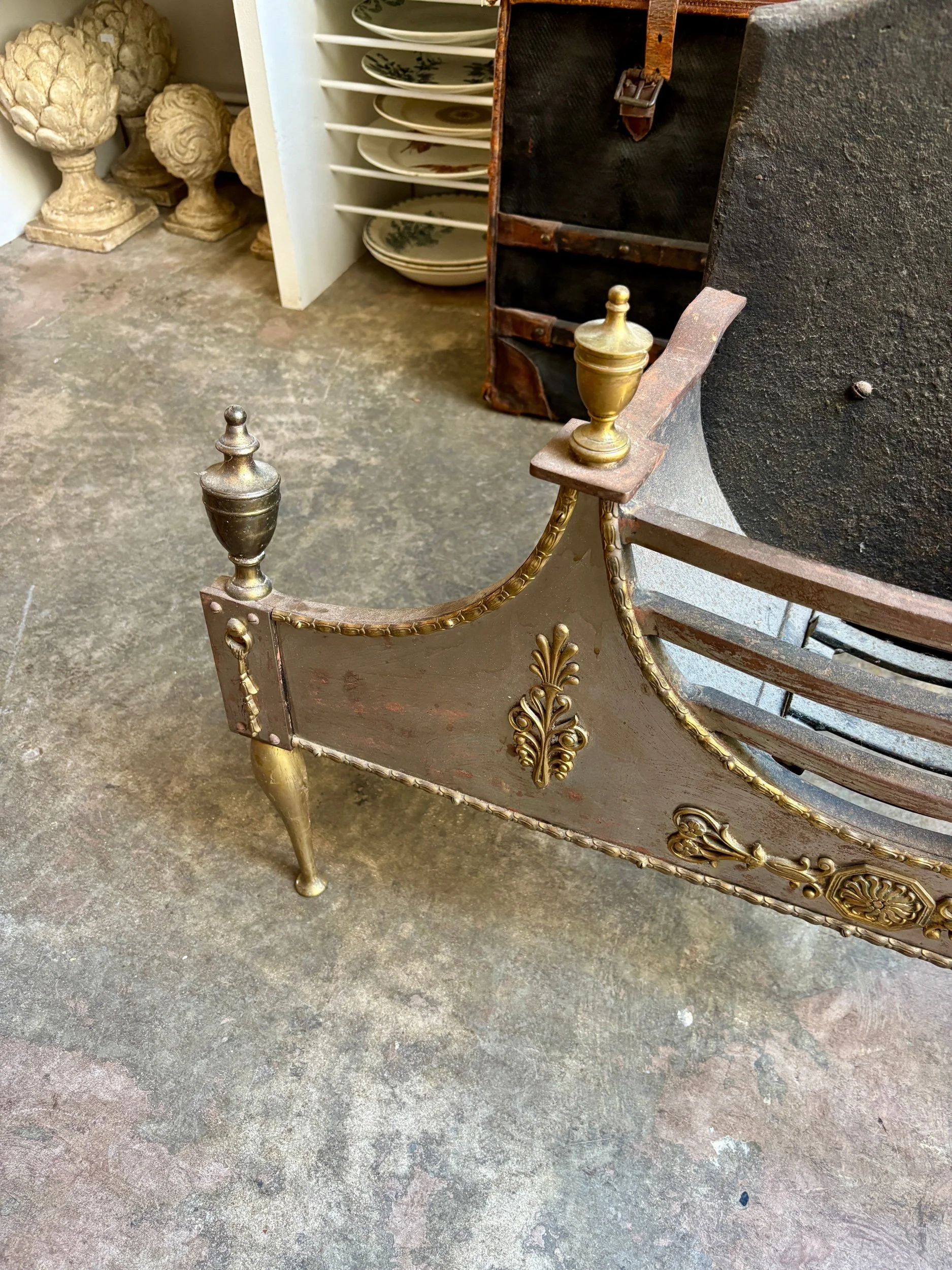 foyer-cheminee-fonte-fer-metal-decoration-vintage-axs-design-paris-france