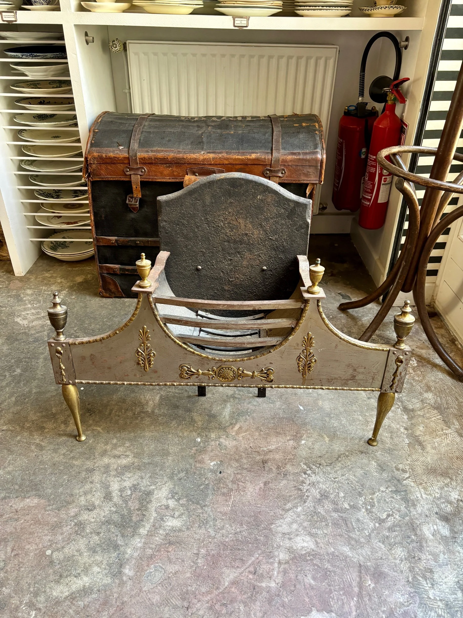 foyer-cheminee-fonte-fer-metal-decoration-vintage-axs-design-paris-france