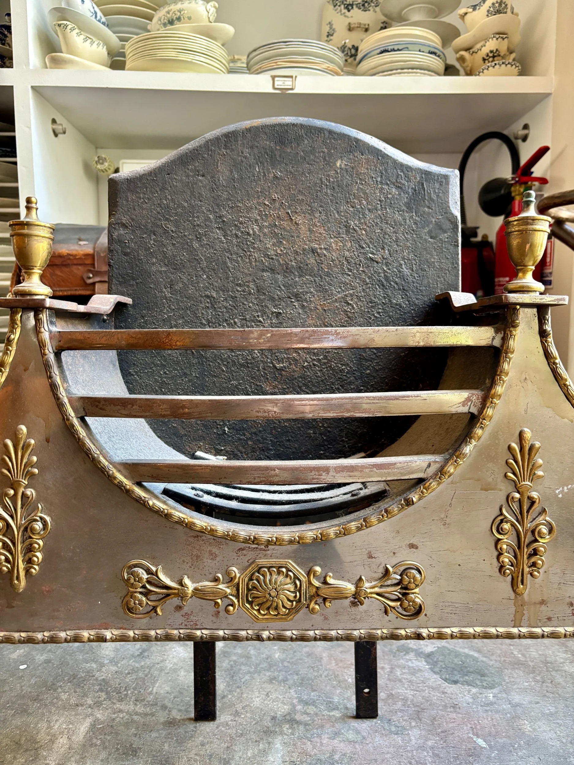foyer-cheminee-fonte-fer-metal-decoration-vintage-axs-design-paris-france