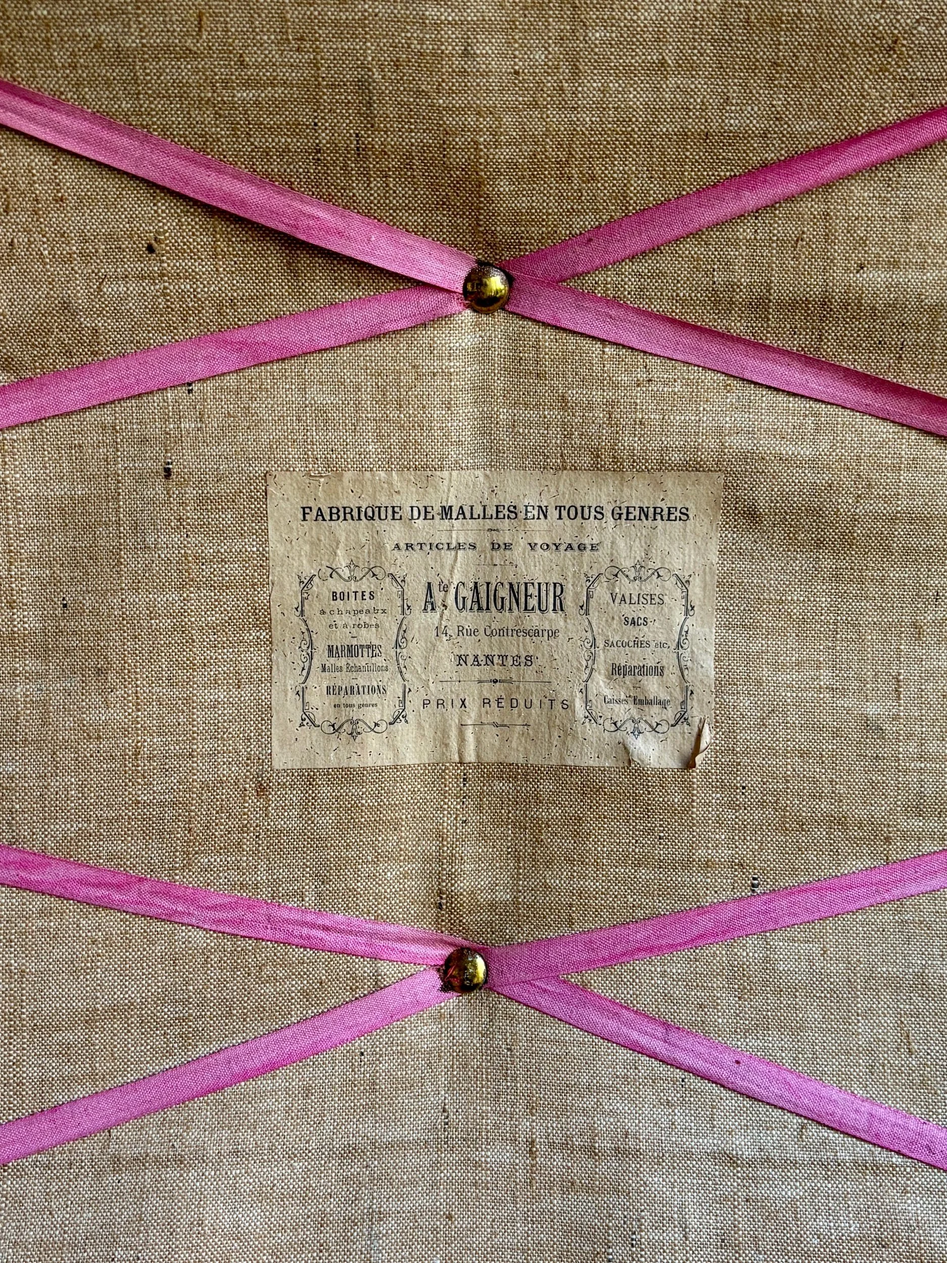 malle-gaigneur-osier-toile-enduite-rangement-vintage-axs-design-paris-france
