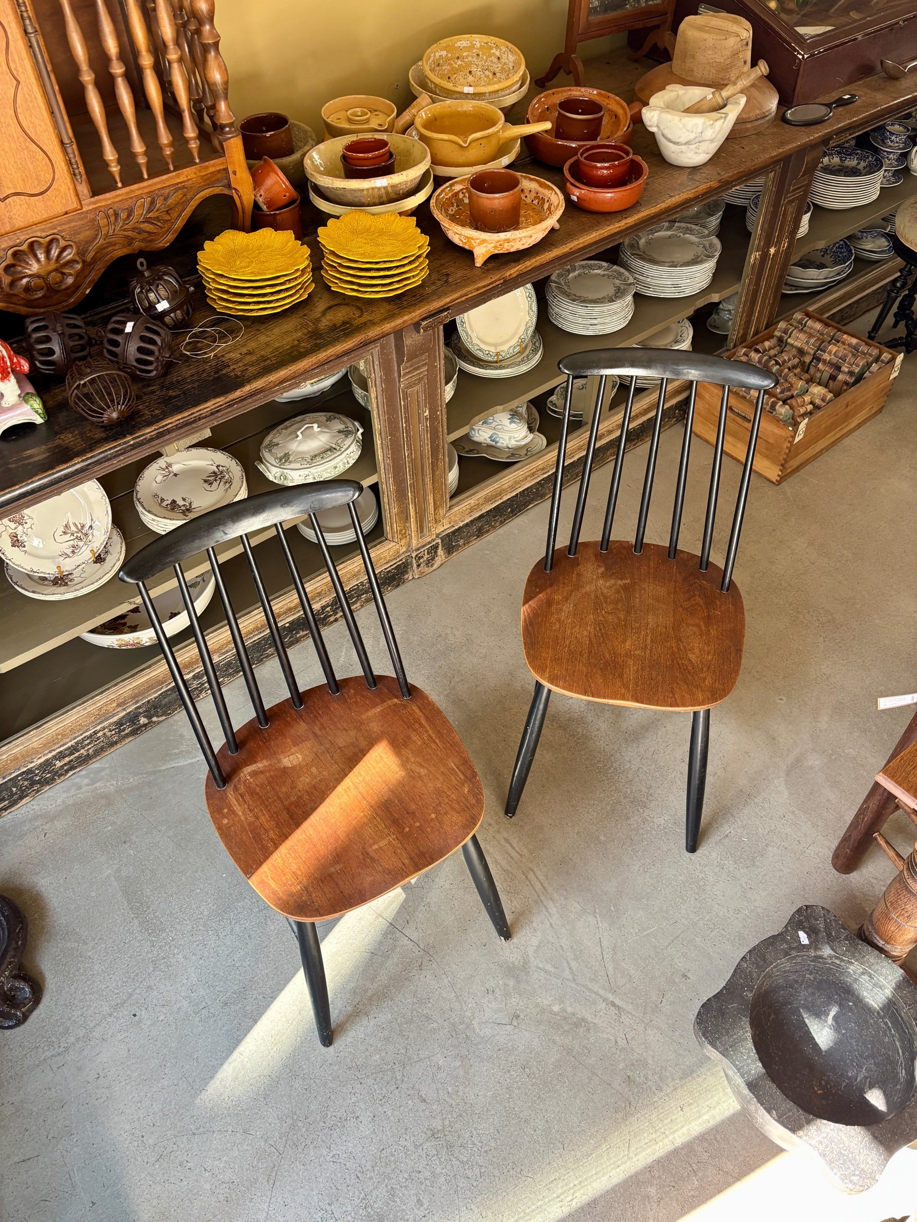 chaise-fanett-ilmari-tapiovaara-bois-noir-assise-vintage-scandinave-axs-design-paris-france