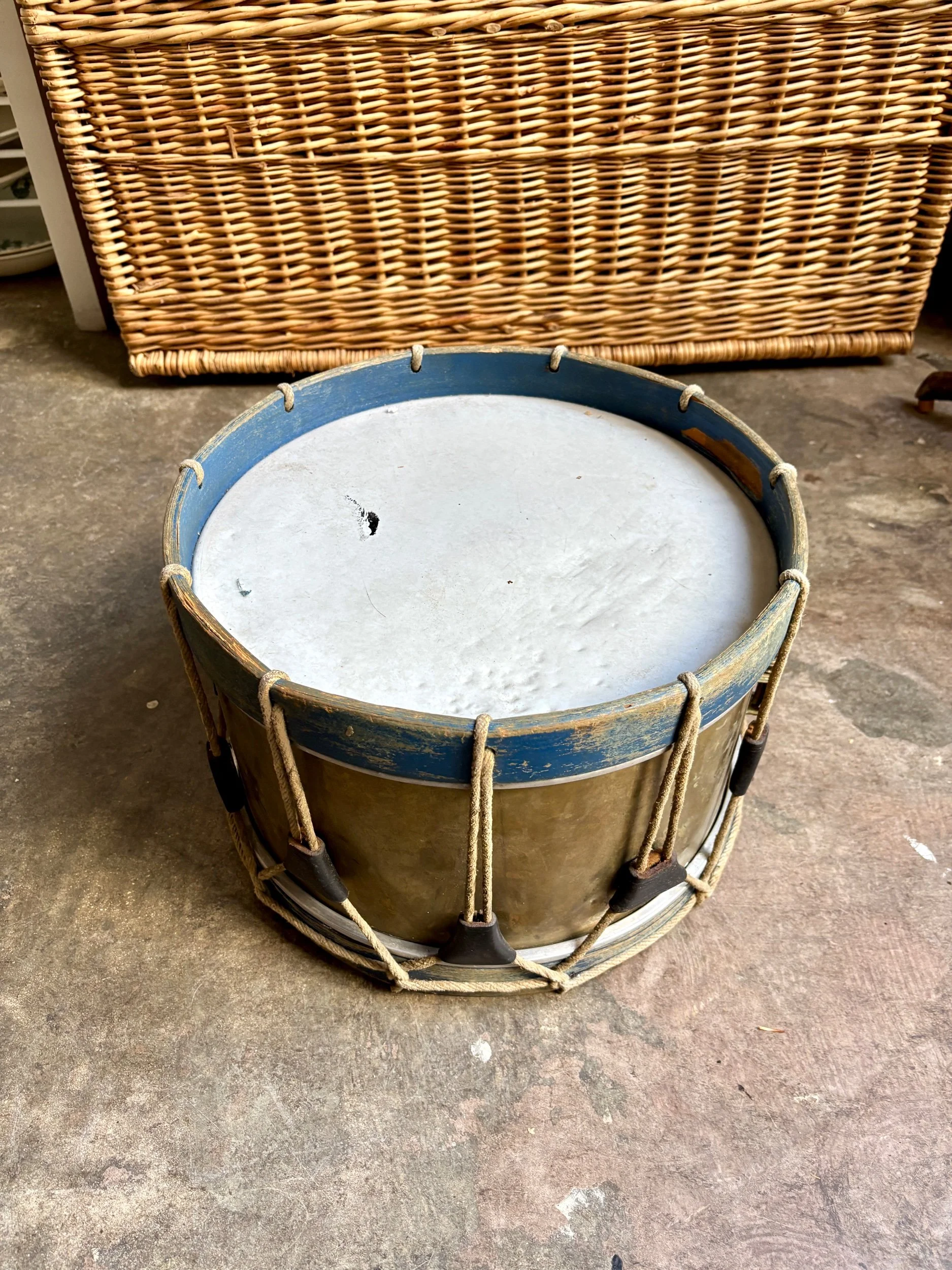 tambour-moyen-decoration-objet-curiosite-instrument-vintage-axs-design-paris-france
