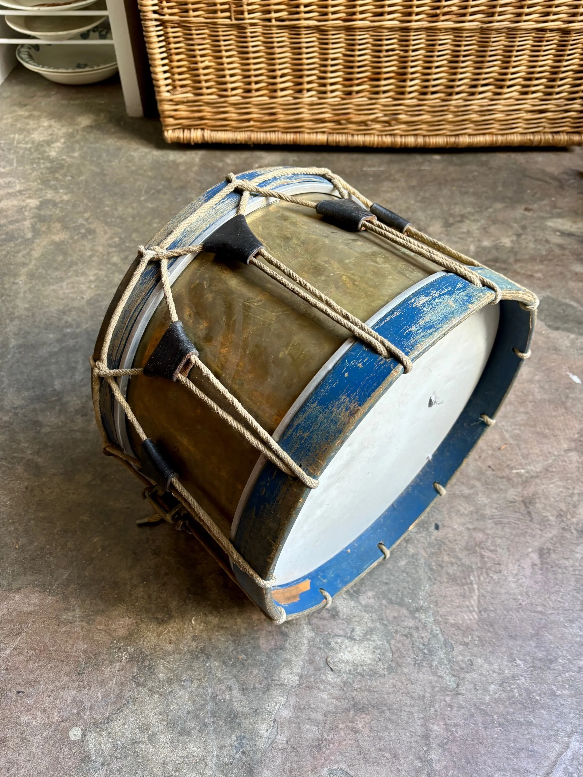 tambour-moyen-decoration-objet-curiosite-instrument-vintage-axs-design-paris-france