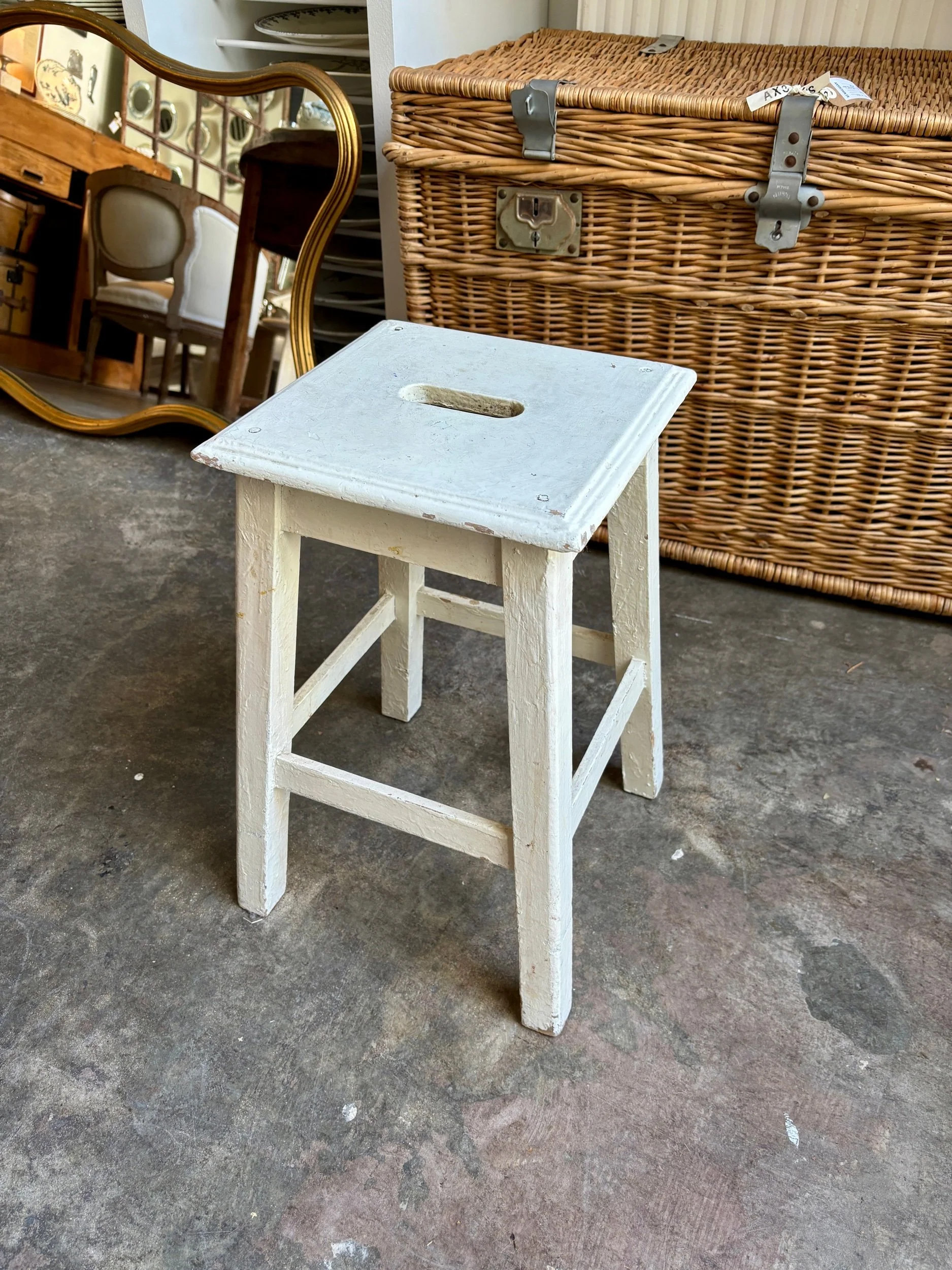 tabouret-bois-blanc-assise-vintage-axs-design-paris-france