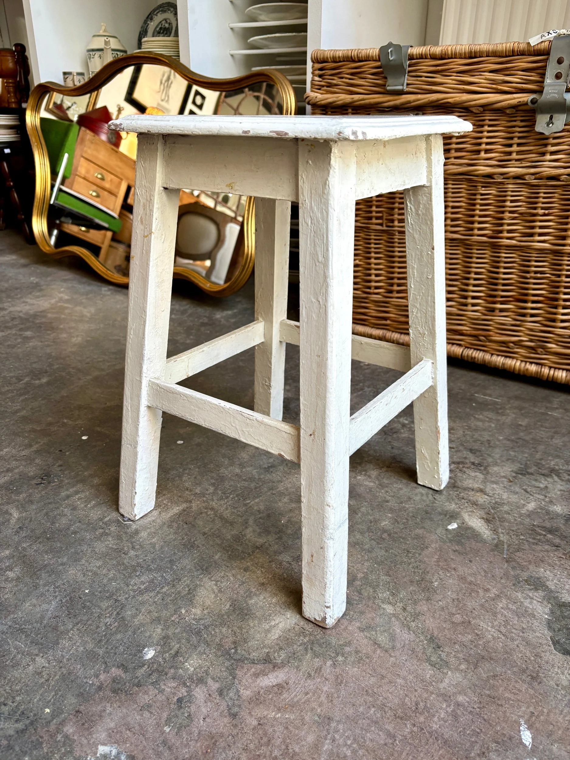 tabouret-bois-blanc-assise-vintage-axs-design-paris-france