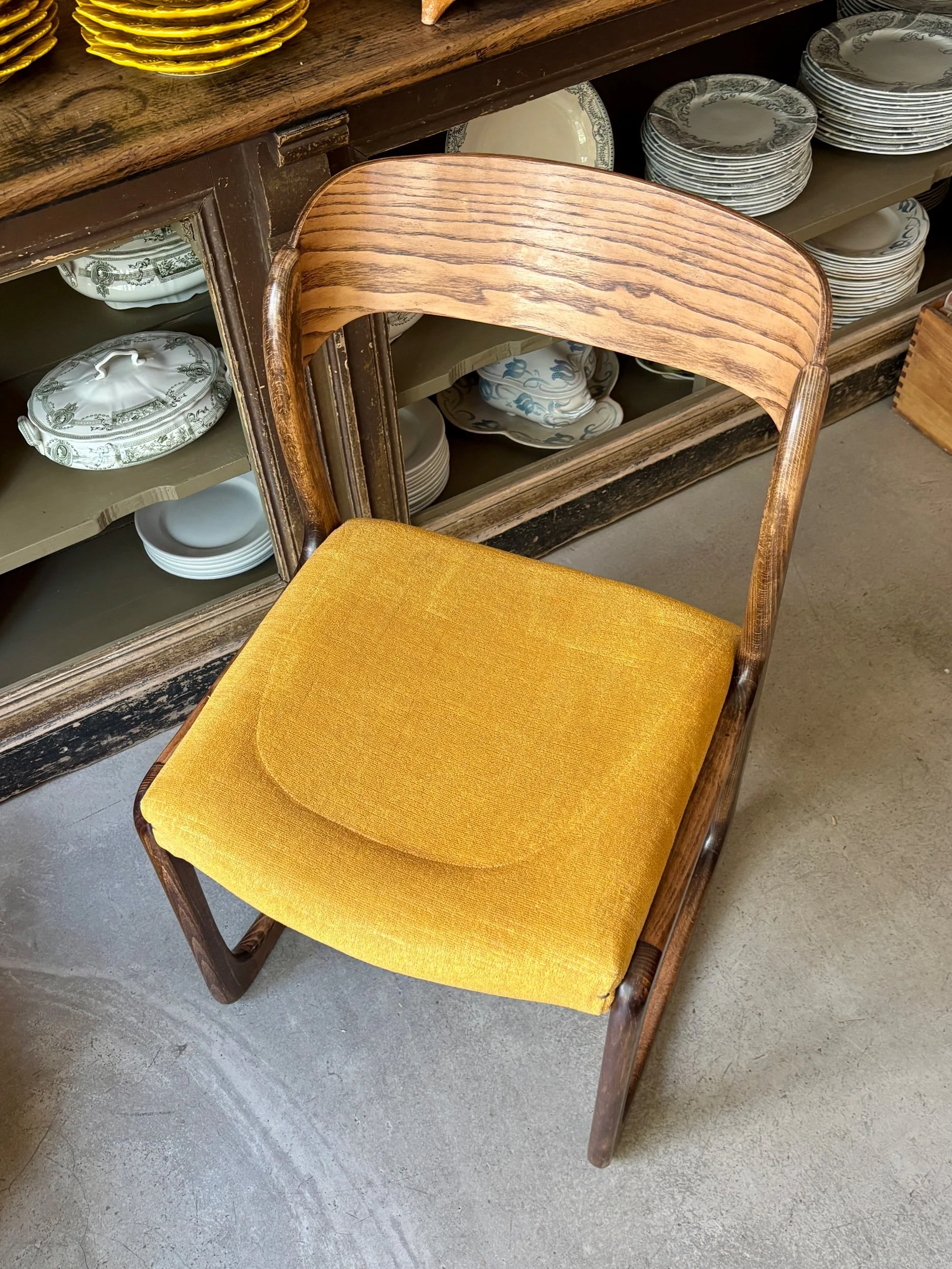 chaise-baumann-traineau-bois-coton-ocre-assise-vintage-axs-design-paris-france