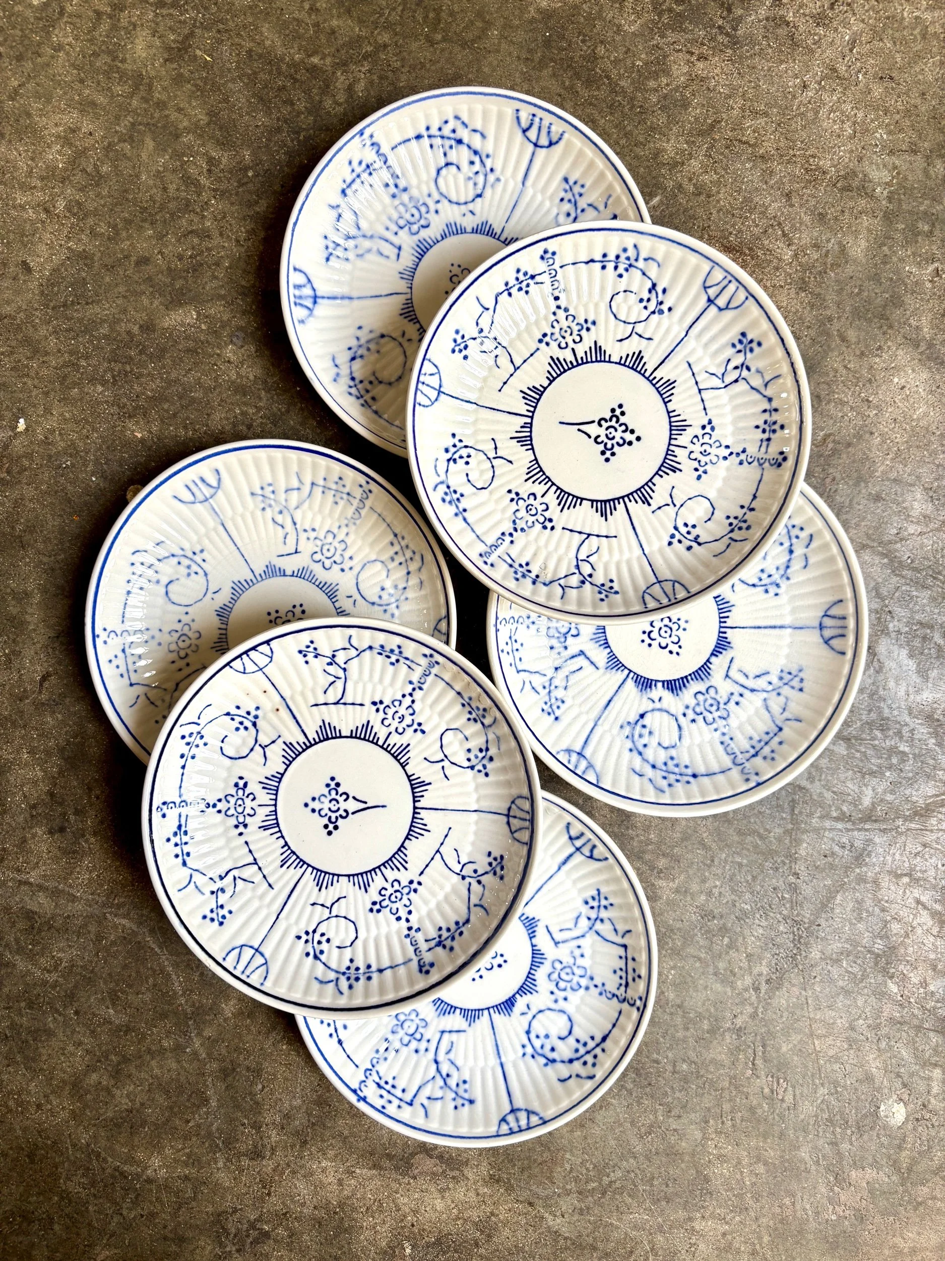 assiettes-pain-boch-la-louviere-copenhague-faience-bleu-vaisselle-vintage-axs-design-paris-france