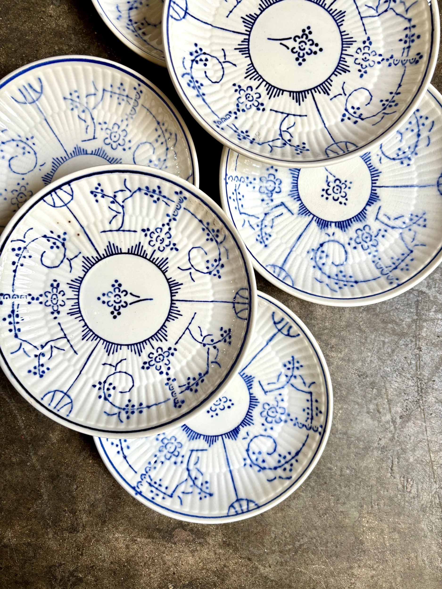 assiettes-pain-boch-la-louviere-copenhague-faience-bleu-vaisselle-vintage-axs-design-paris-france