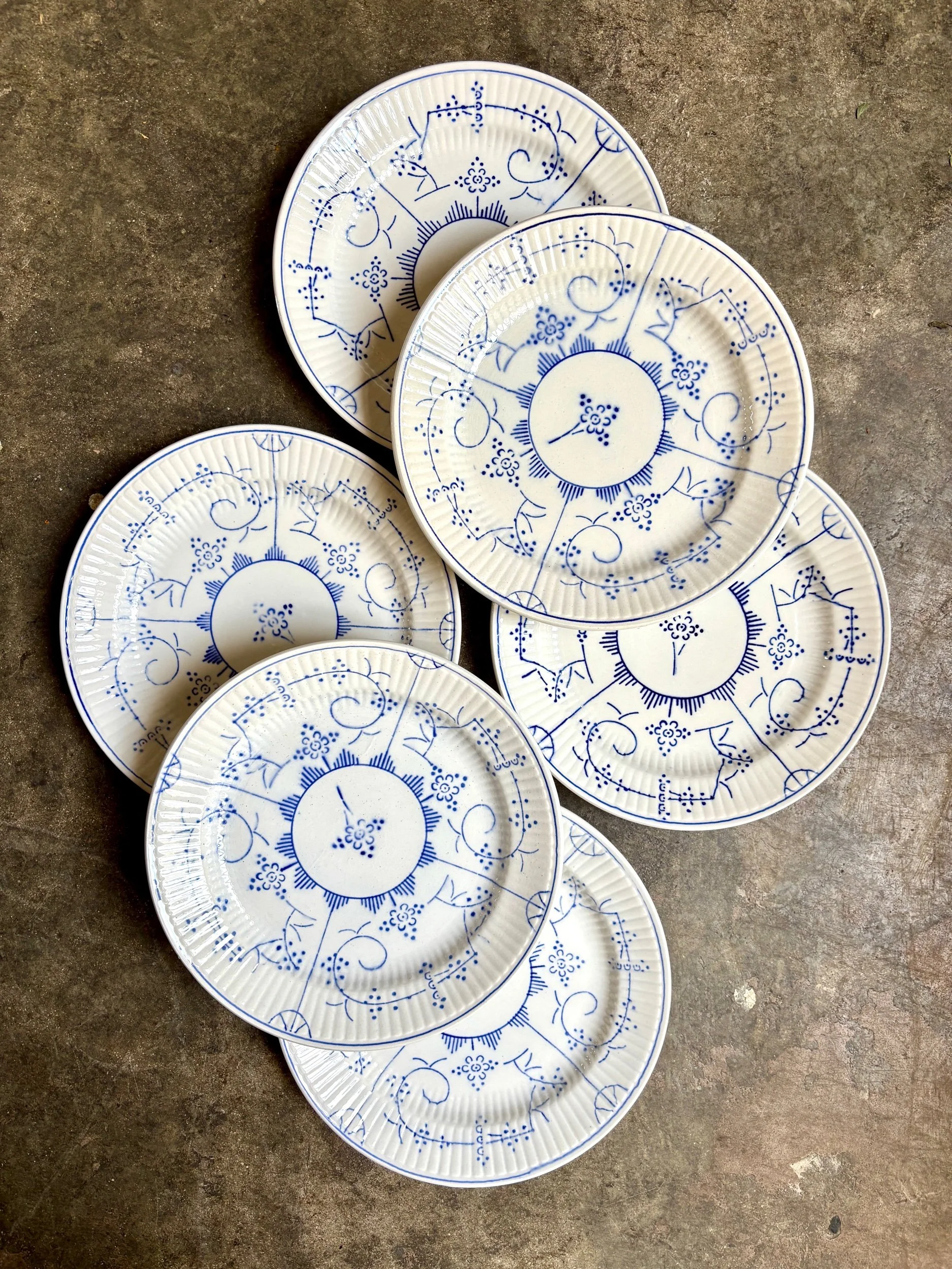 assiettes-dessert-boch-la-louviere-copenhague-faience-bleu-vaisselle-vintage-axs-design-paris-france