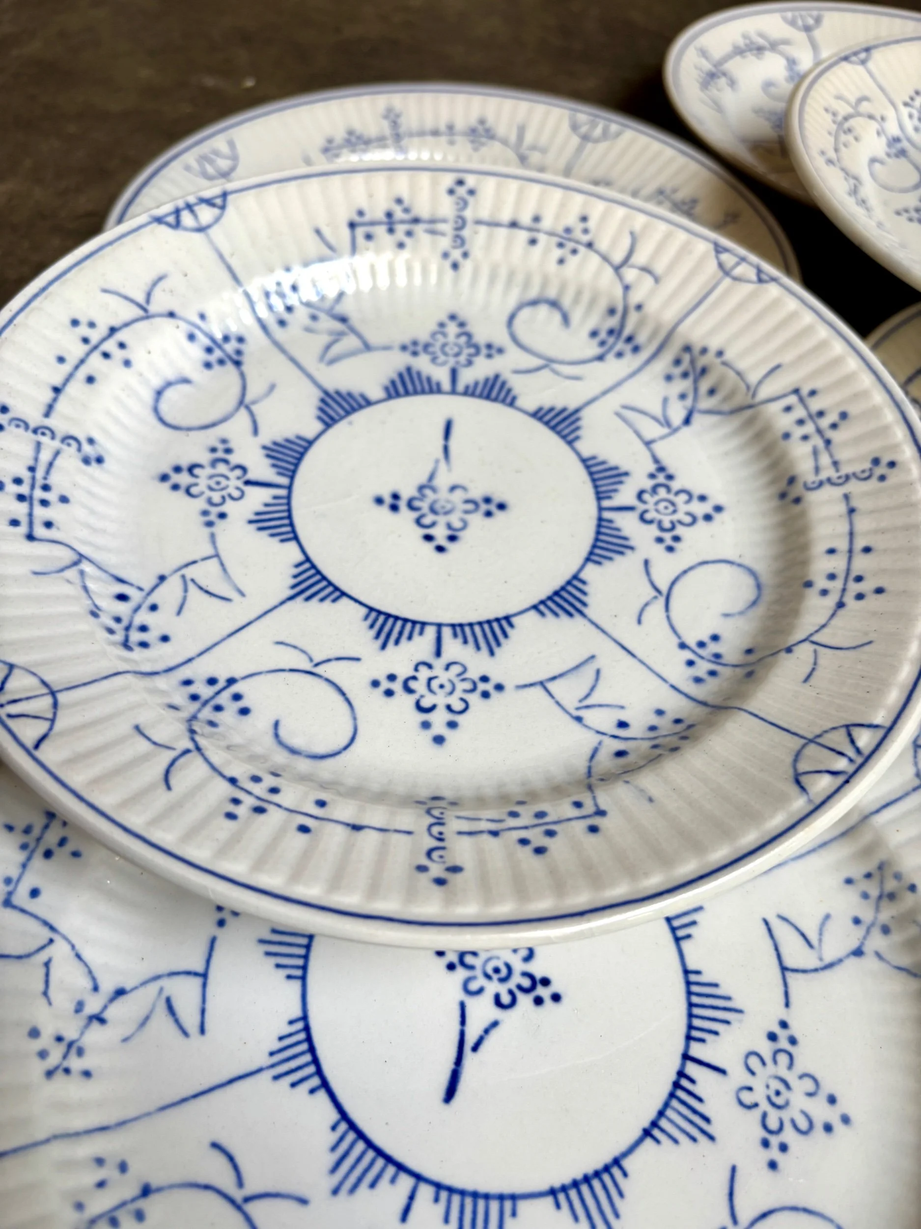 assiettes-dessert-boch-la-louviere-copenhague-faience-bleu-vaisselle-vintage-axs-design-paris-france