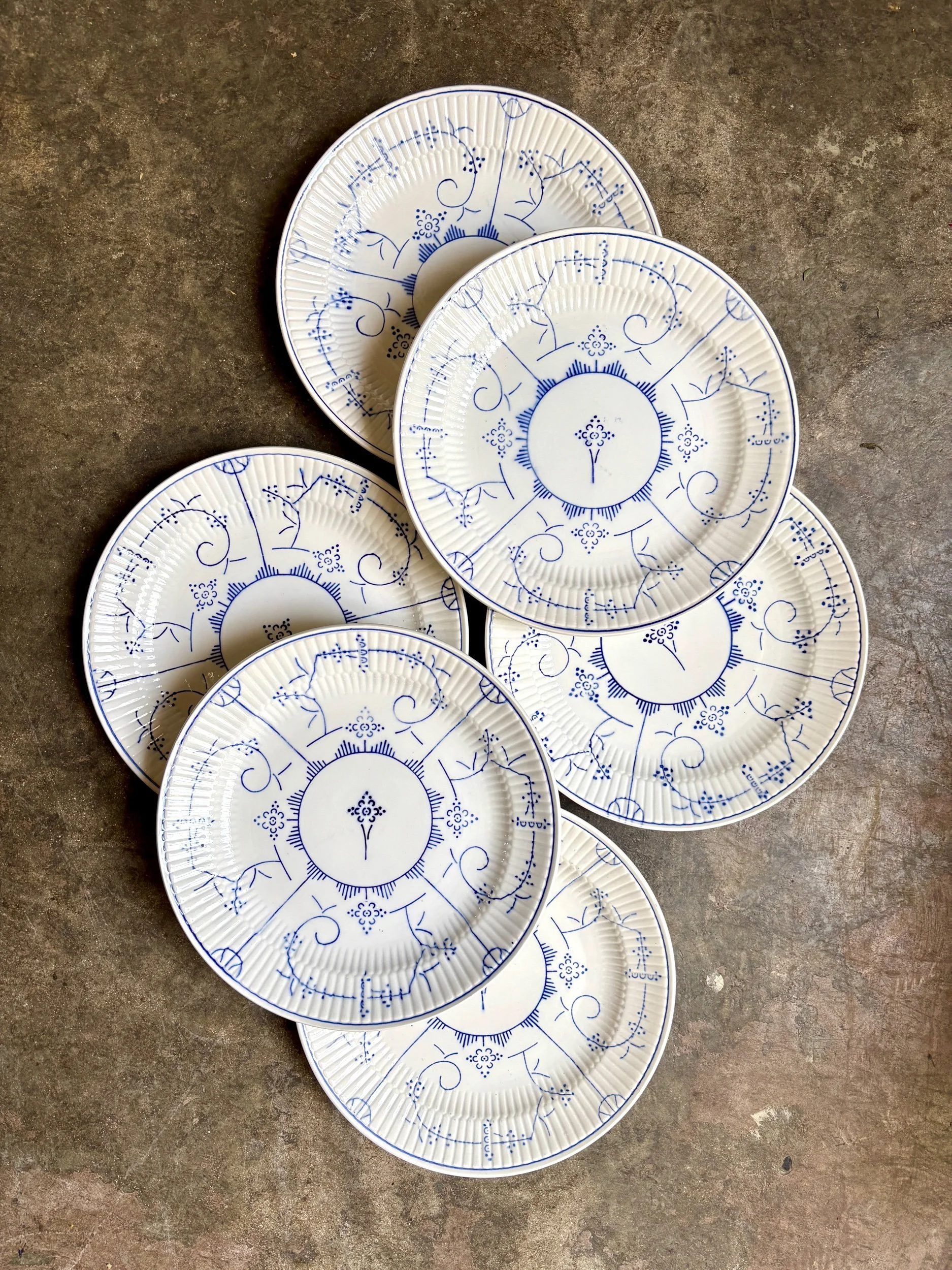 assiettes-plates-boch-la-louviere-copenhague-faience-bleu-vaisselle-vintage-axs-design-paris-france