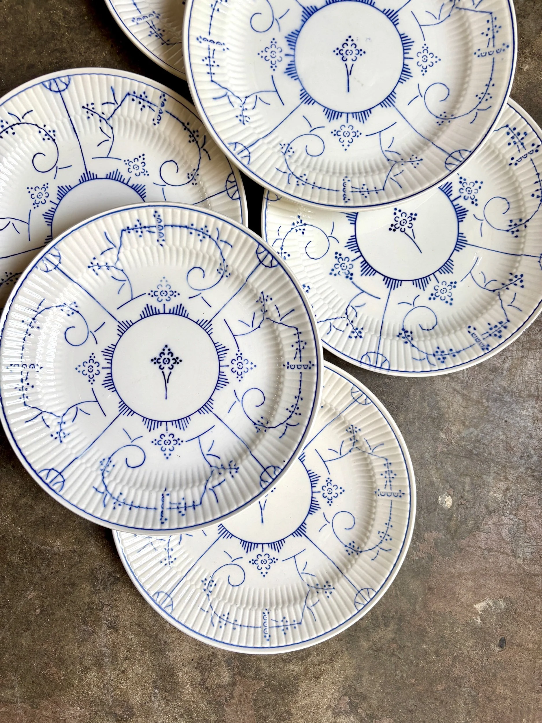 assiettes-plates-boch-la-louviere-copenhague-faience-bleu-vaisselle-vintage-axs-design-paris-france