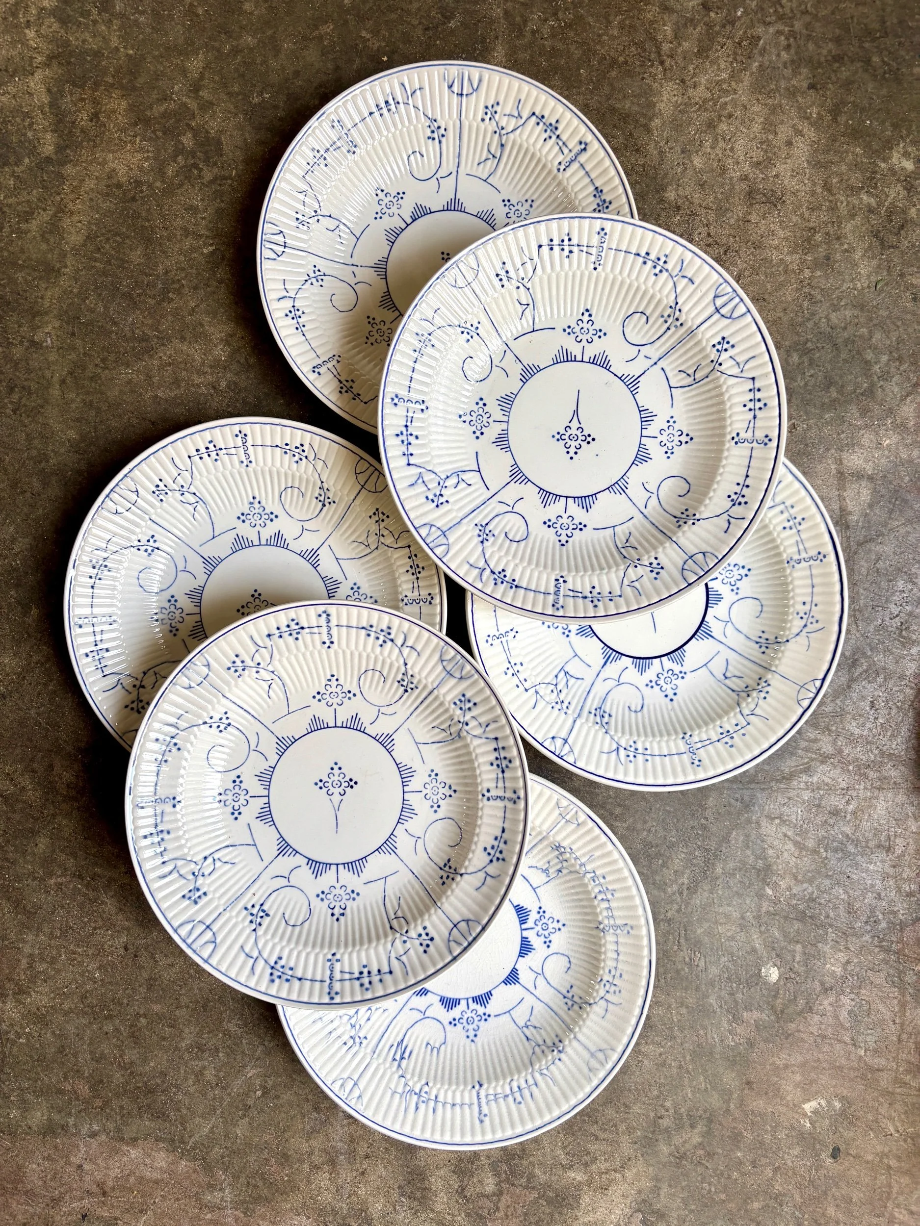 assiettes-creuses-boch-la-louviere-copenhague-faience-bleu-vaisselle-vintage-axs-design-paris-france