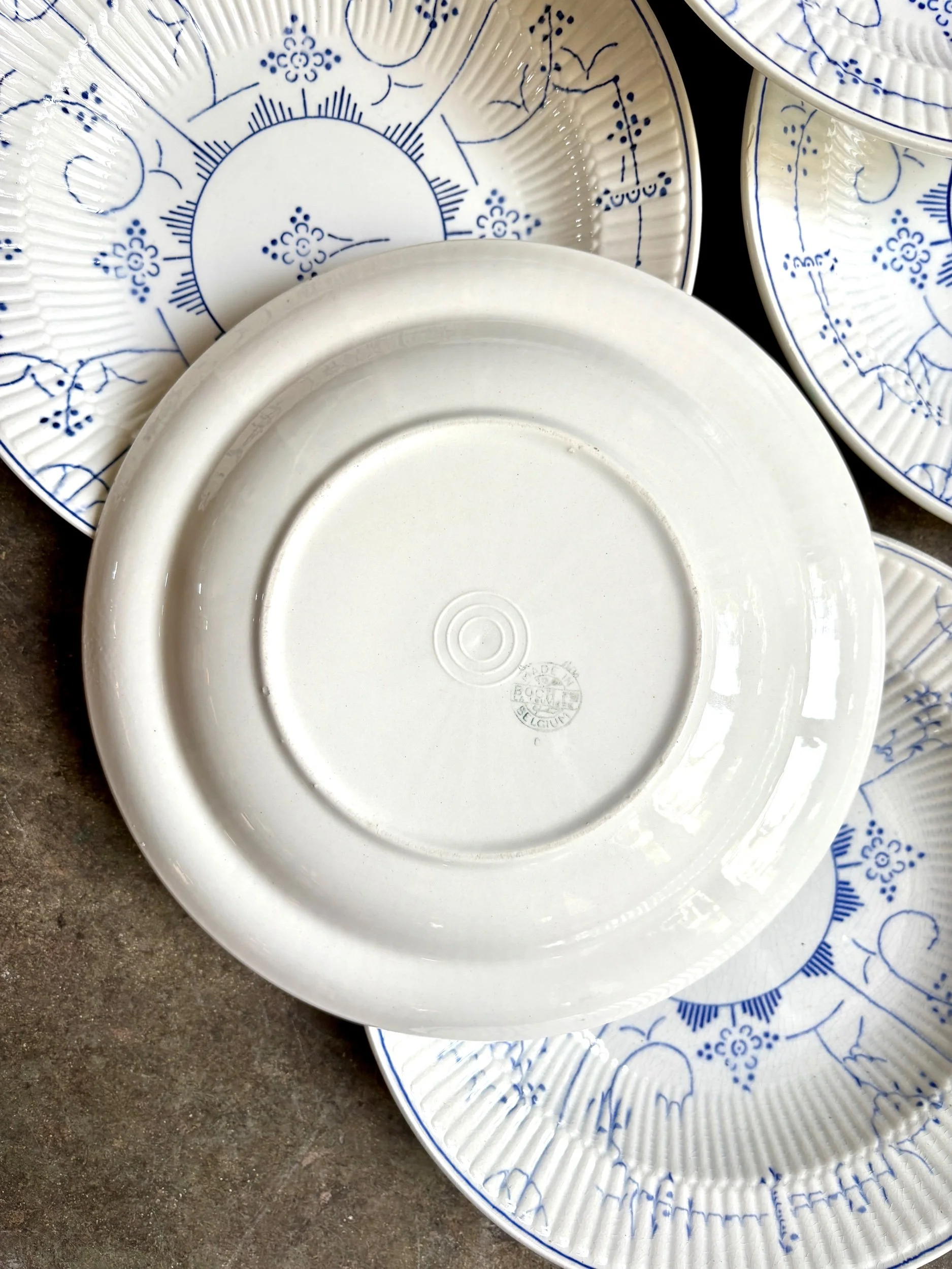 assiettes-creuses-boch-la-louviere-copenhague-faience-bleu-vaisselle-vintage-axs-design-paris-france