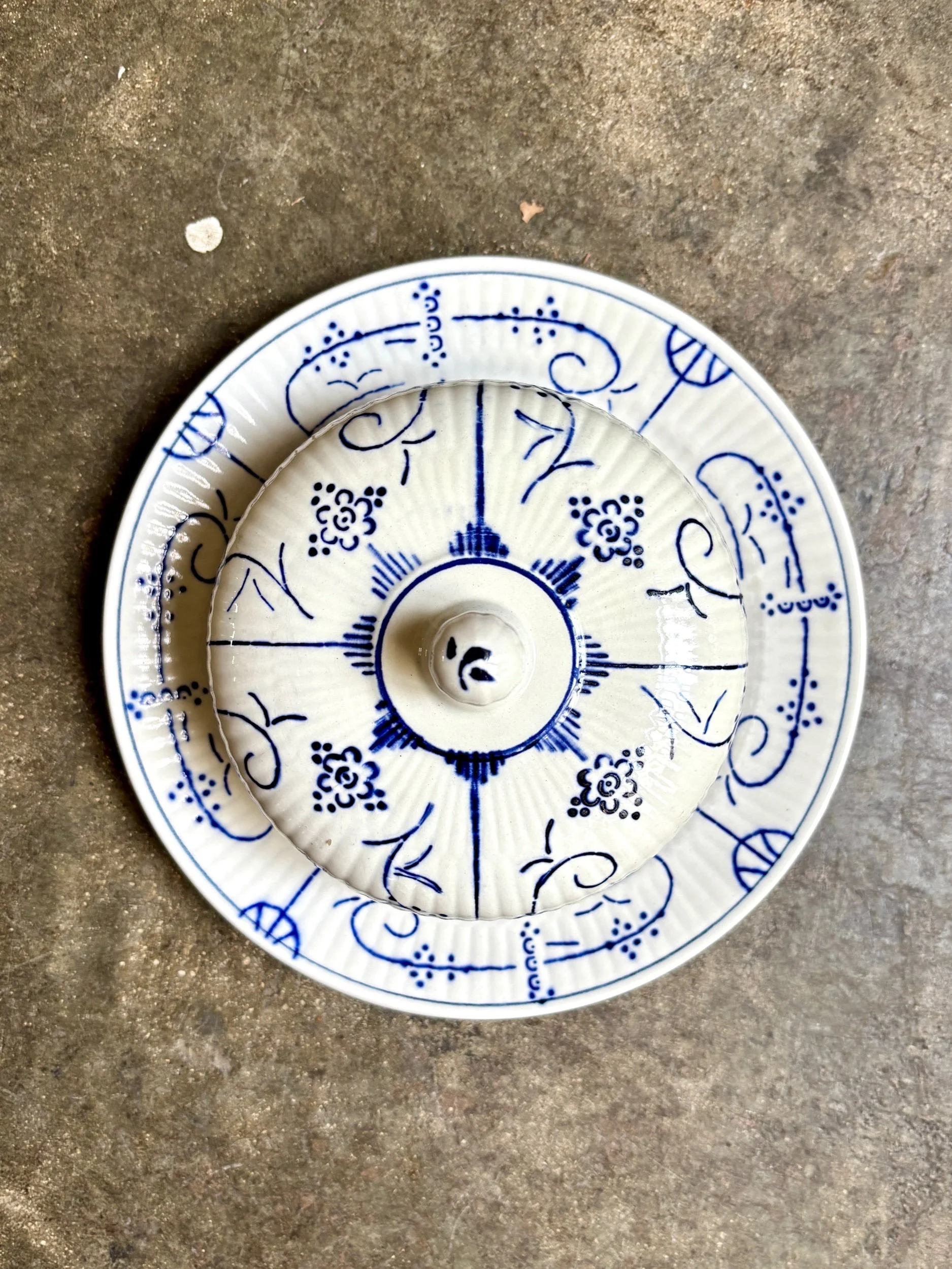 beurrier-boch-la-louviere-copenhague-faience-bleu-vaisselle-vintage-axs-design-paris-france