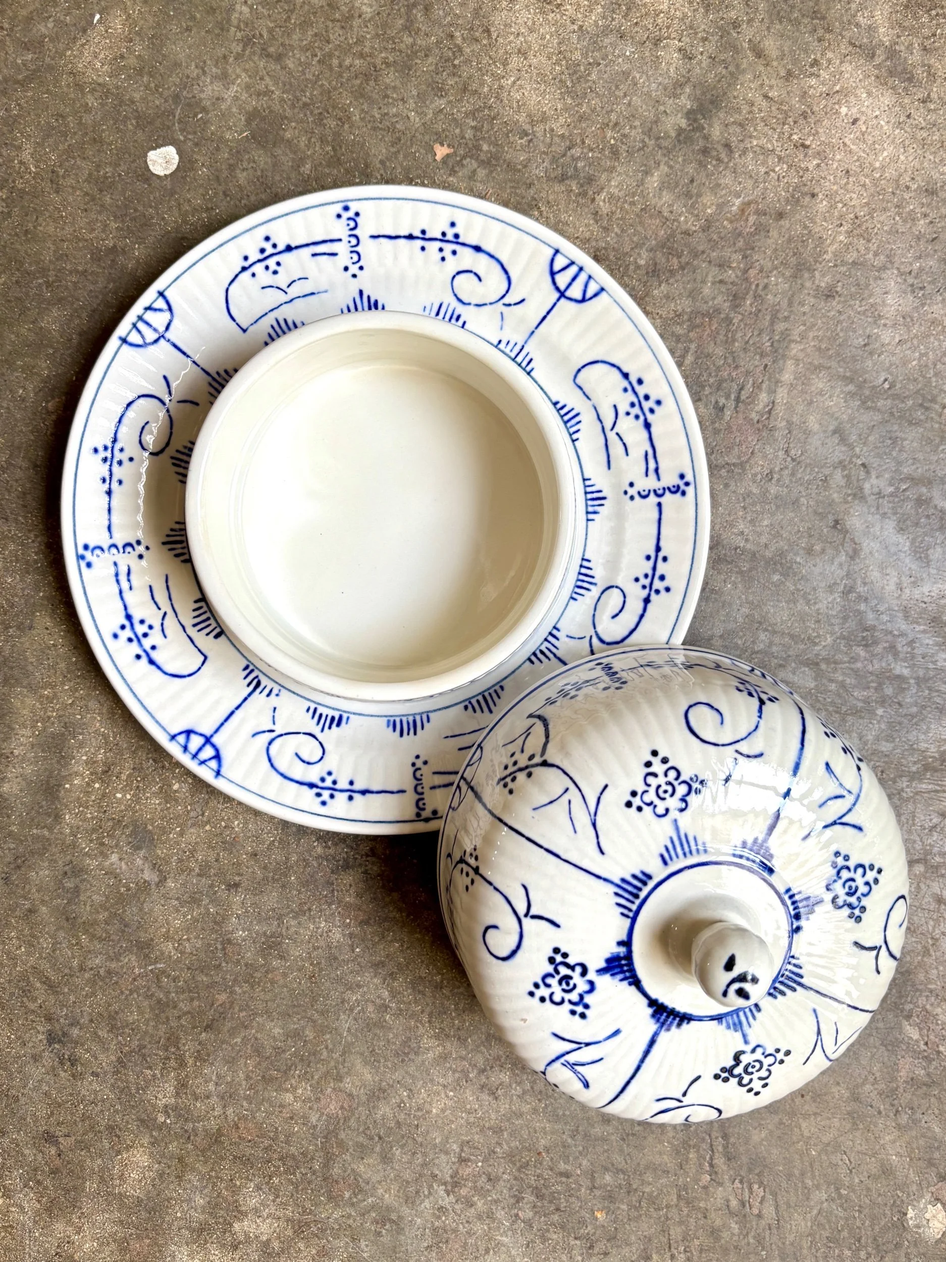 beurrier-boch-la-louviere-copenhague-faience-bleu-vaisselle-vintage-axs-design-paris-france