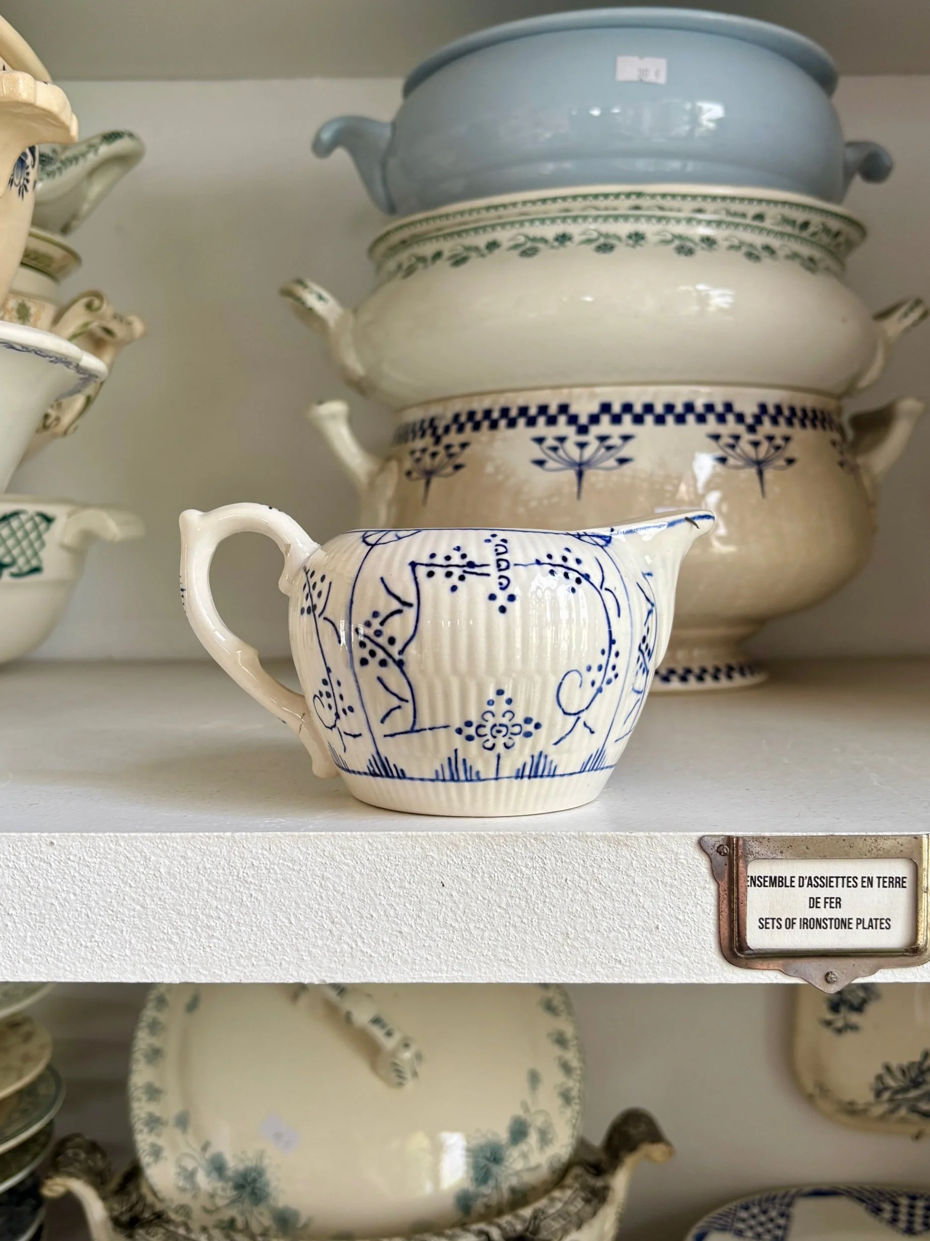 Pot à lait Boch La Louvière en faïence émaillée bleue, service "Copenhague" - années 1920-30