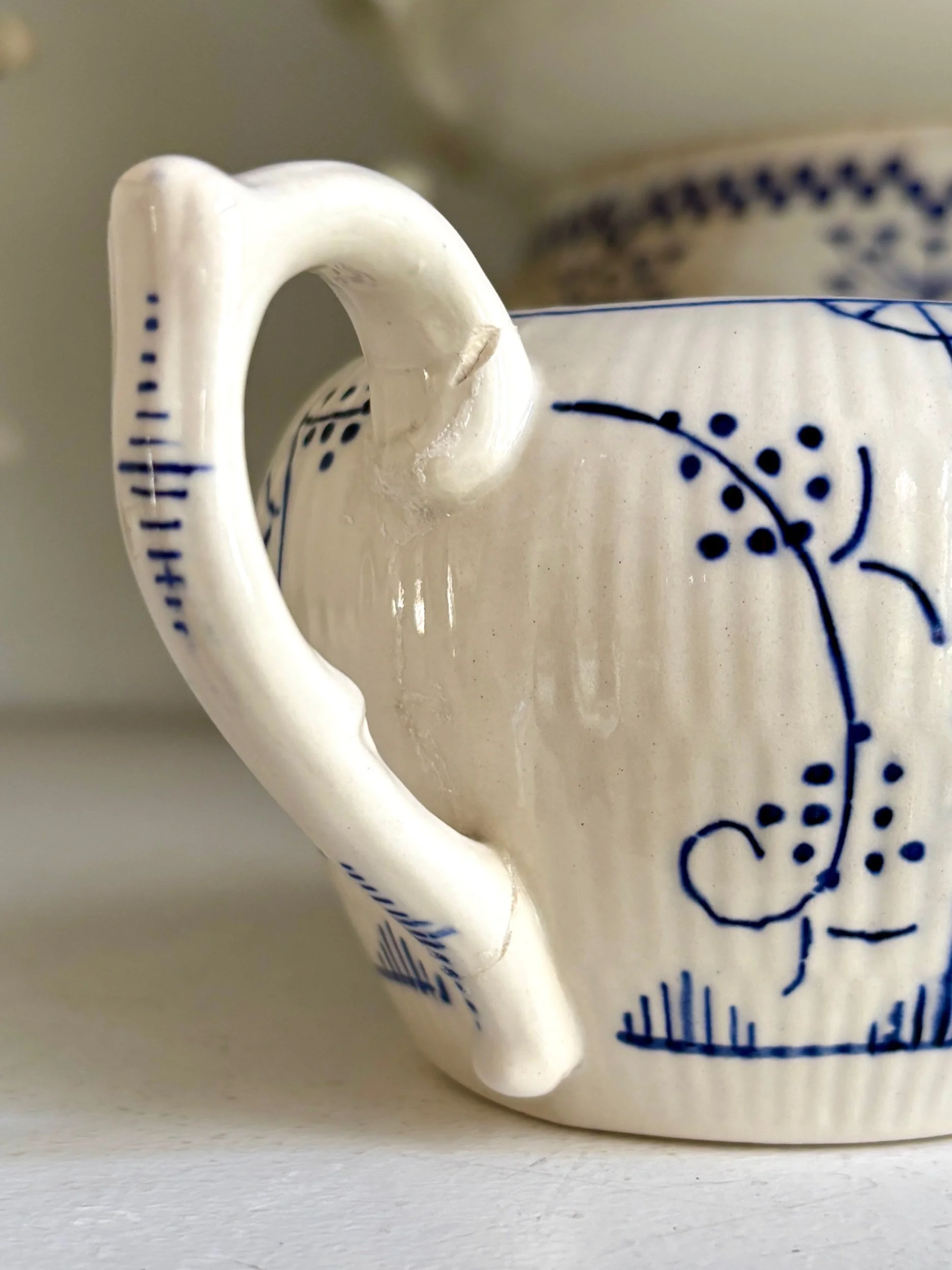pichet-boch-la-louviere-copenhague-faience-bleu-vaisselle-vintage-axs-design-paris-france