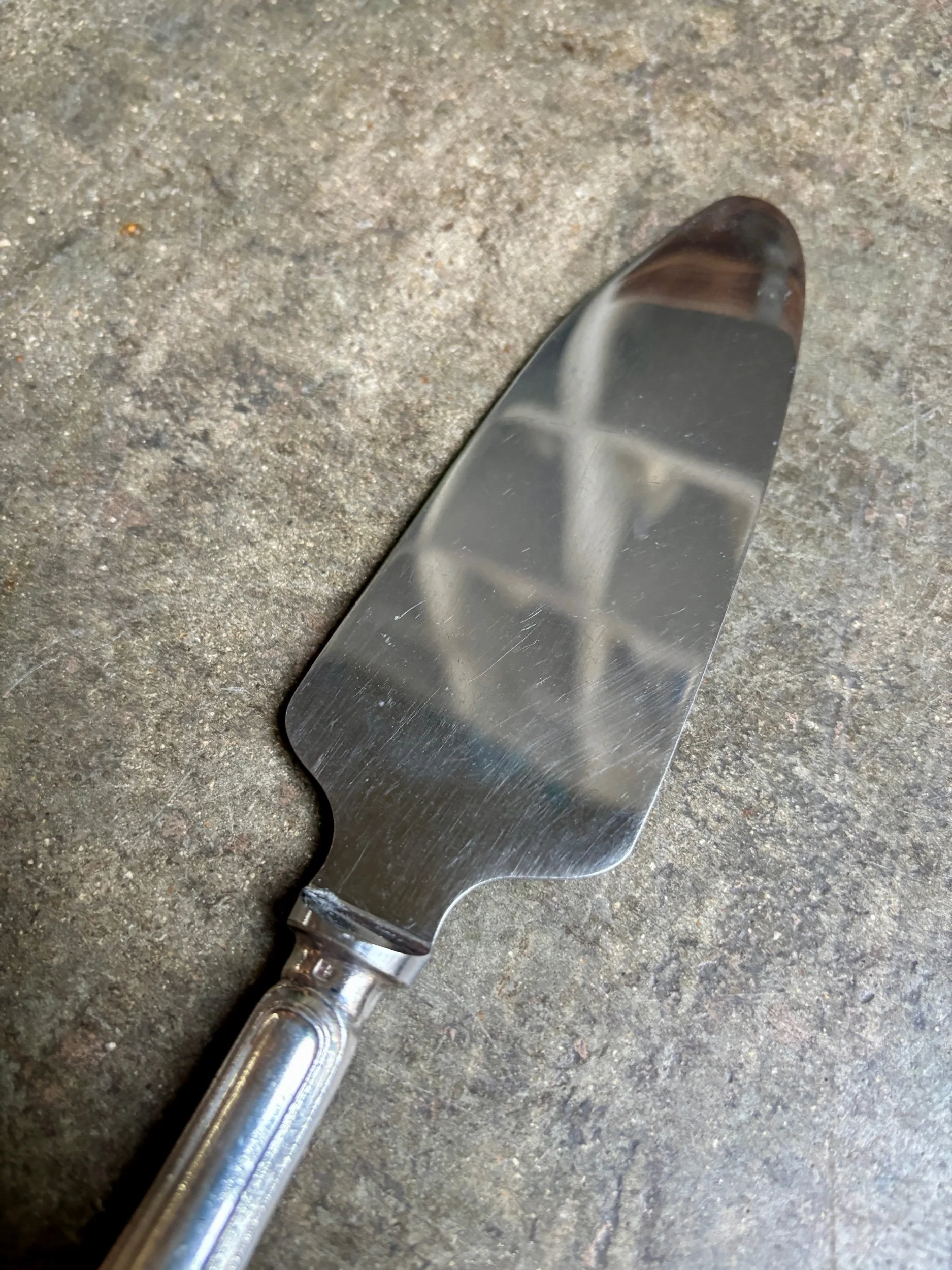 pelle-tarte-christofle-spatours-metal-argent-couvert-service-vintage-axs-design-paris-france