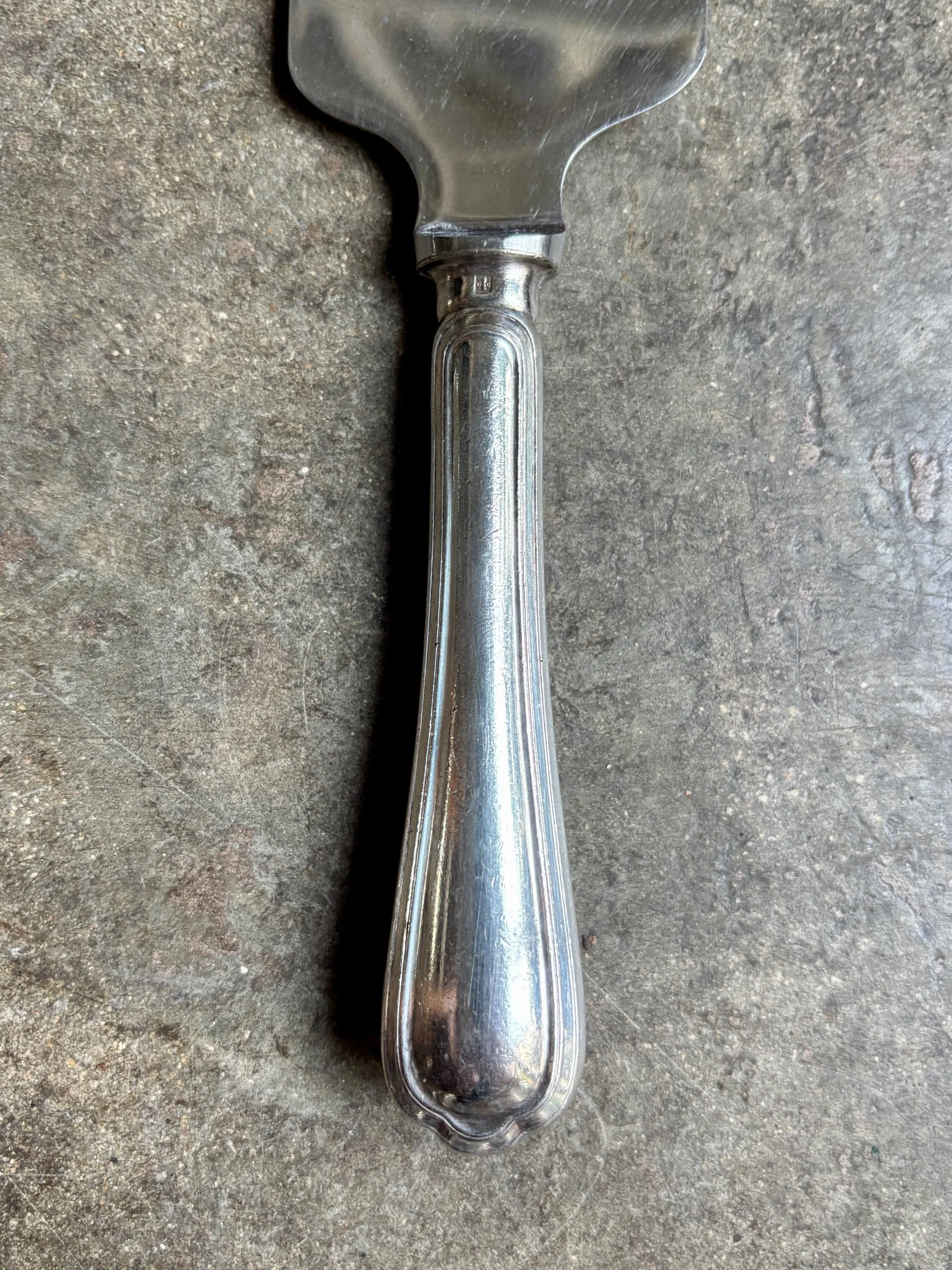 pelle-tarte-christofle-spatours-metal-argent-couvert-service-vintage-axs-design-paris-france