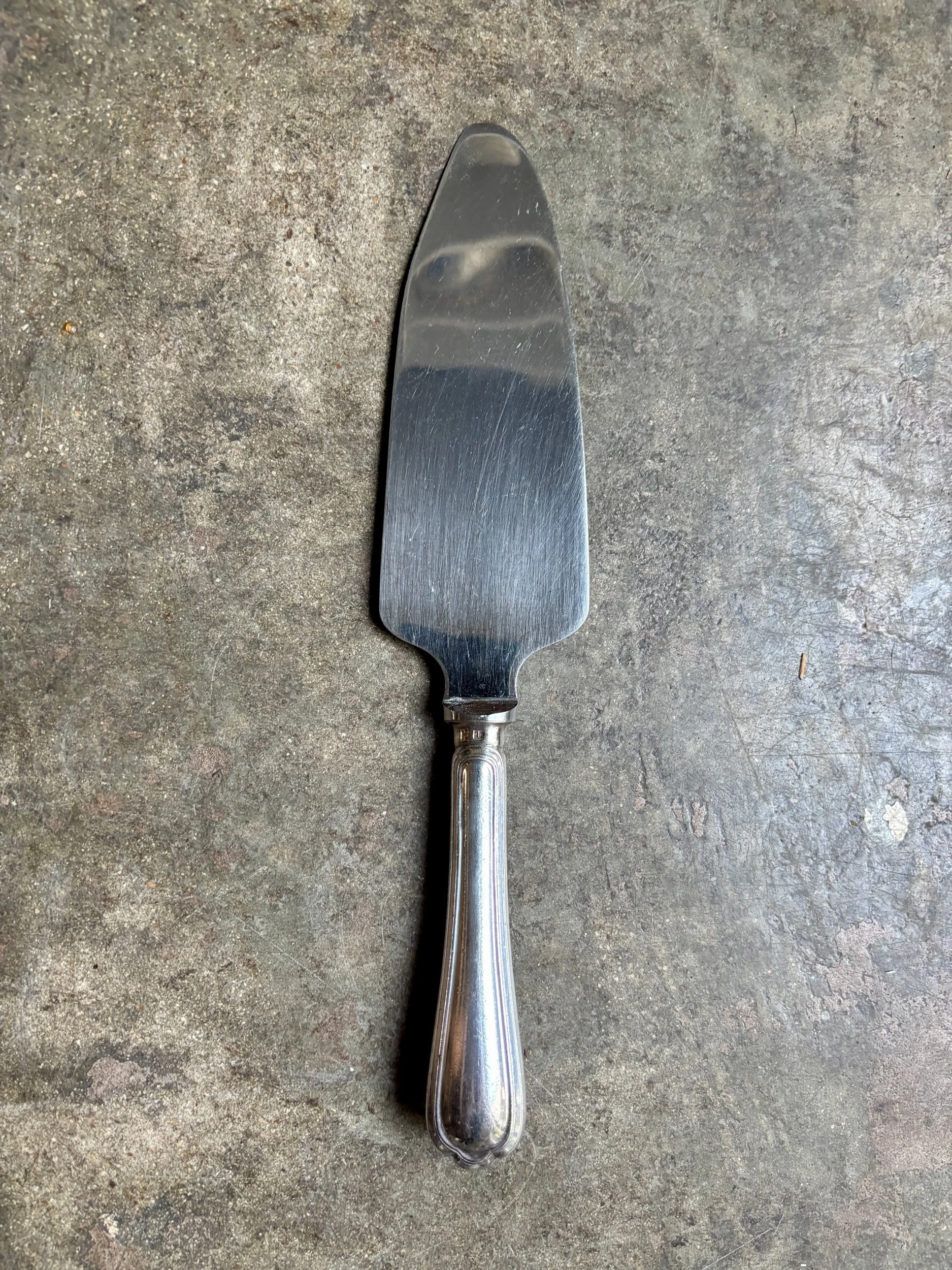 pelle-tarte-christofle-spatours-metal-argent-couvert-service-vintage-axs-design-paris-france
