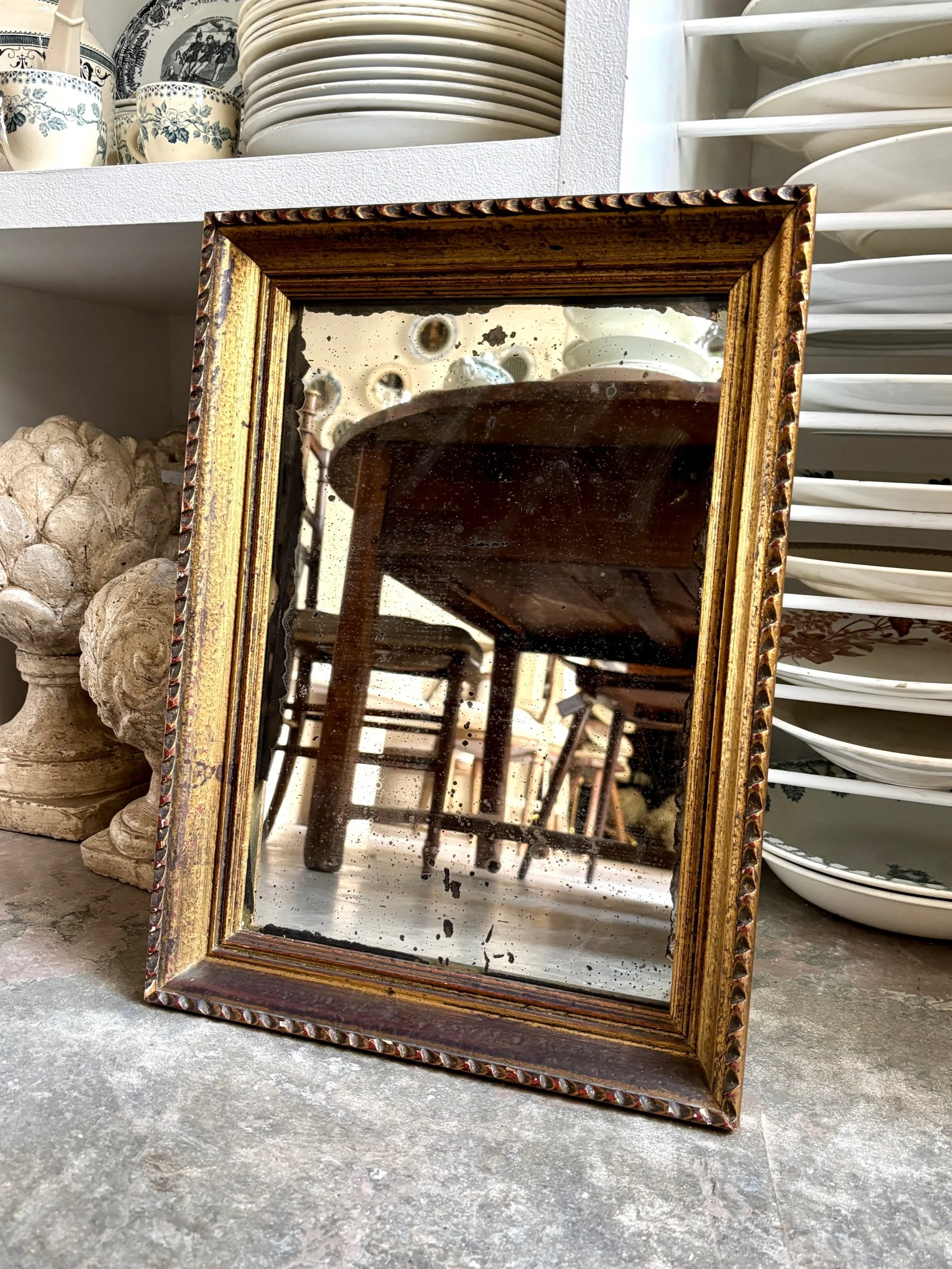 Miroir rectangulaire classique doré ☐ 46 x 34 cm