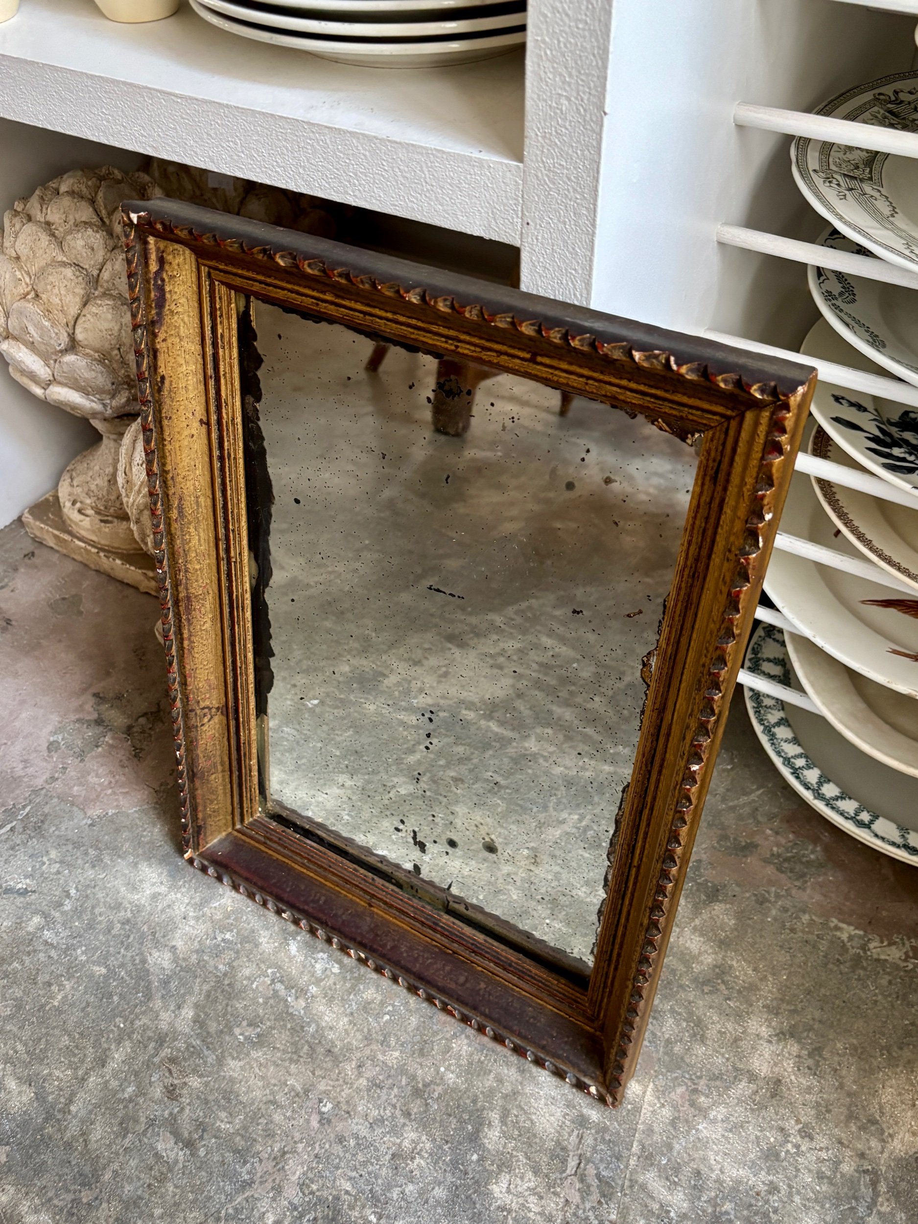 miroir-classique-moulure-dore-rectangulaire-decoration-vintage-axs-design-paris-france