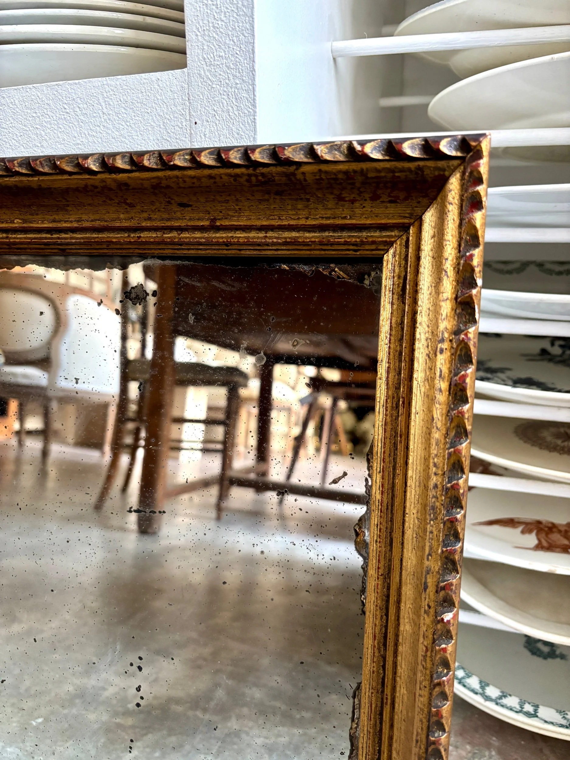 miroir-classique-moulure-dore-rectangulaire-decoration-vintage-axs-design-paris-france