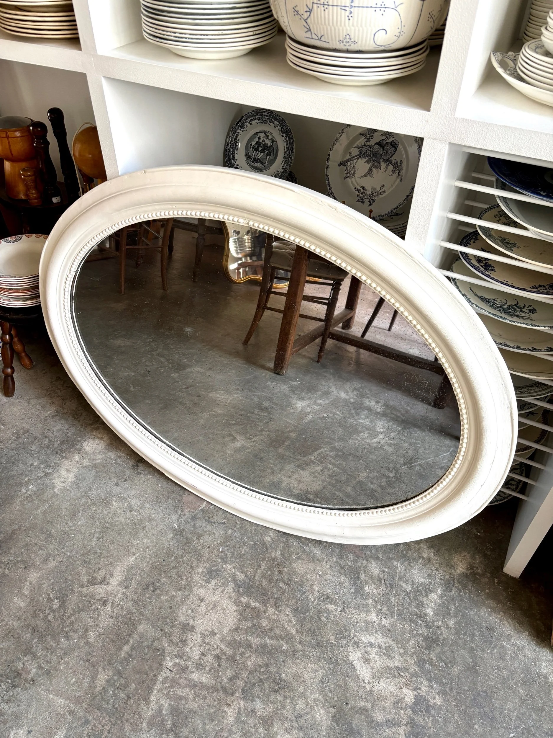 miroir-ovale-ecru-perle-decoration-vintage-axs-design-paris-france