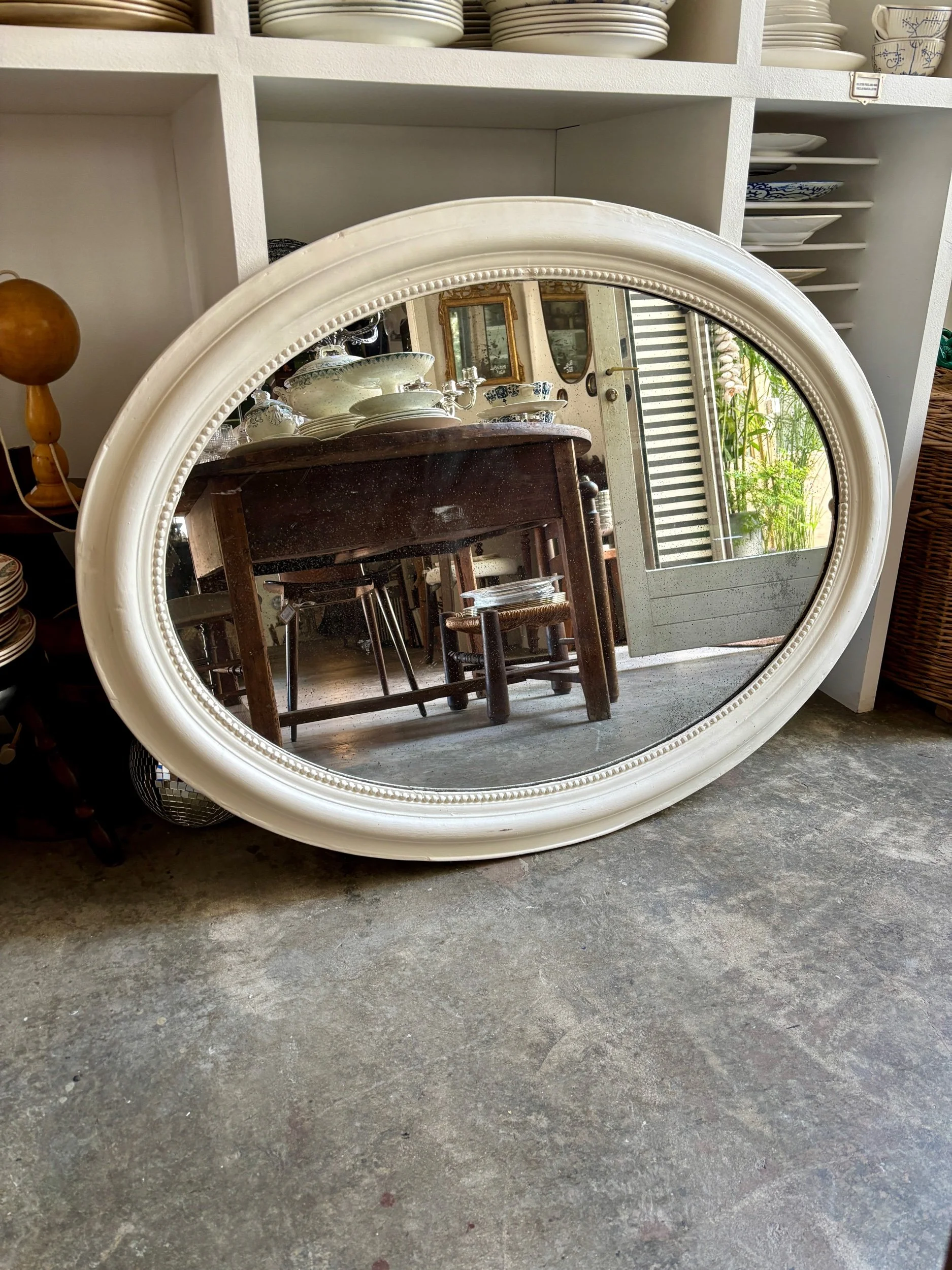miroir-ovale-ecru-perle-decoration-vintage-axs-design-paris-france