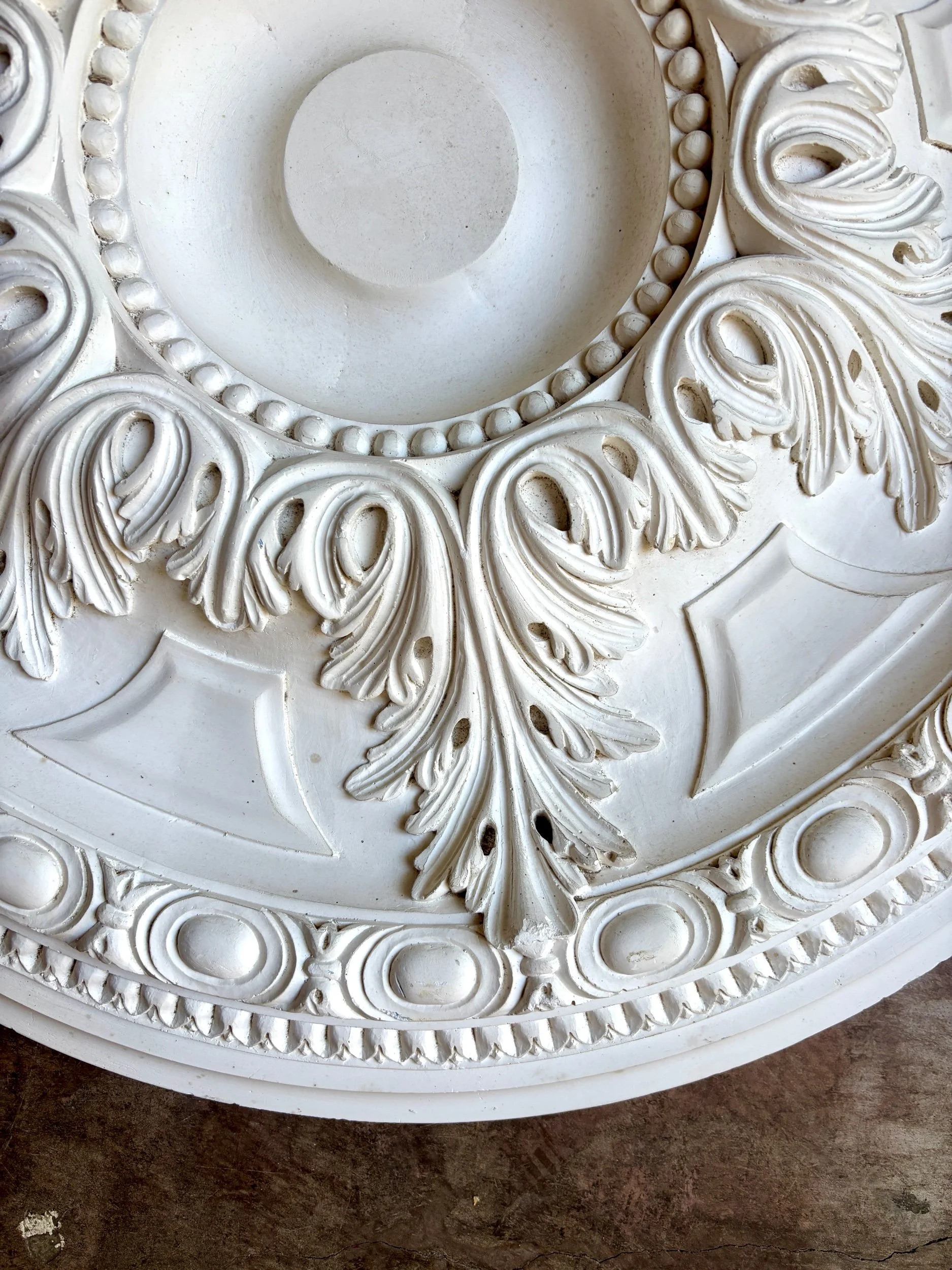 rosace-staff-blanc-1-decoration-vintage-axs-design-paris-france