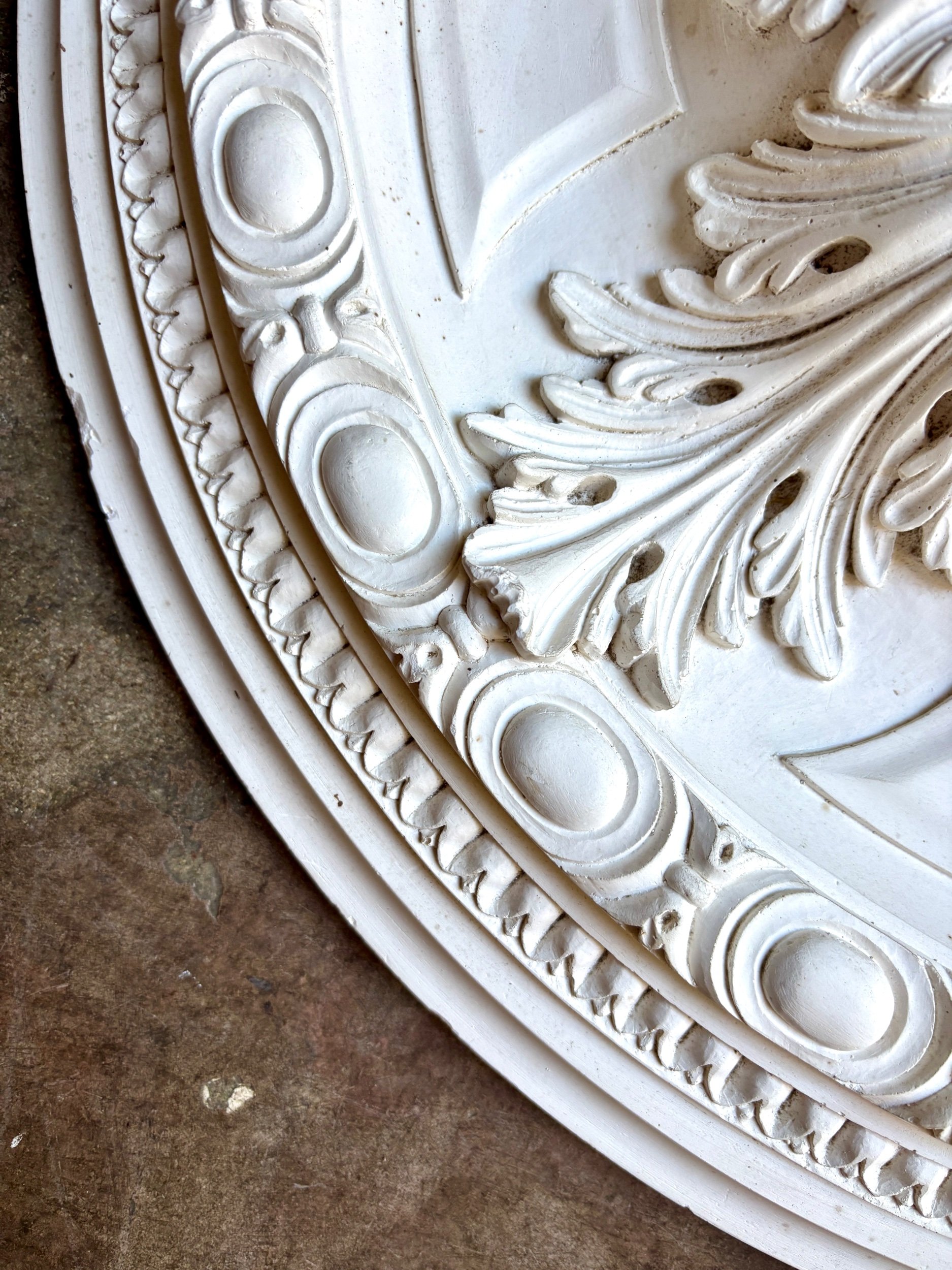 rosace-staff-blanc-1-decoration-vintage-axs-design-paris-france