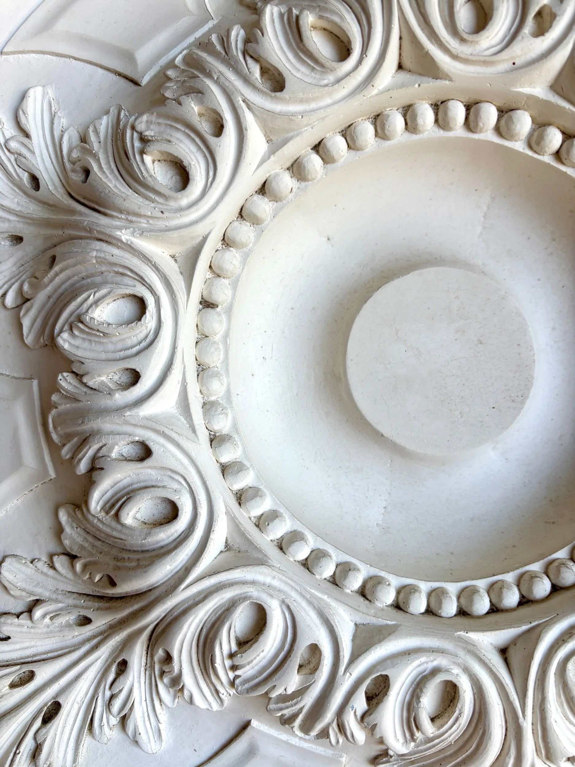 rosace-staff-blanc-1-decoration-vintage-axs-design-paris-france