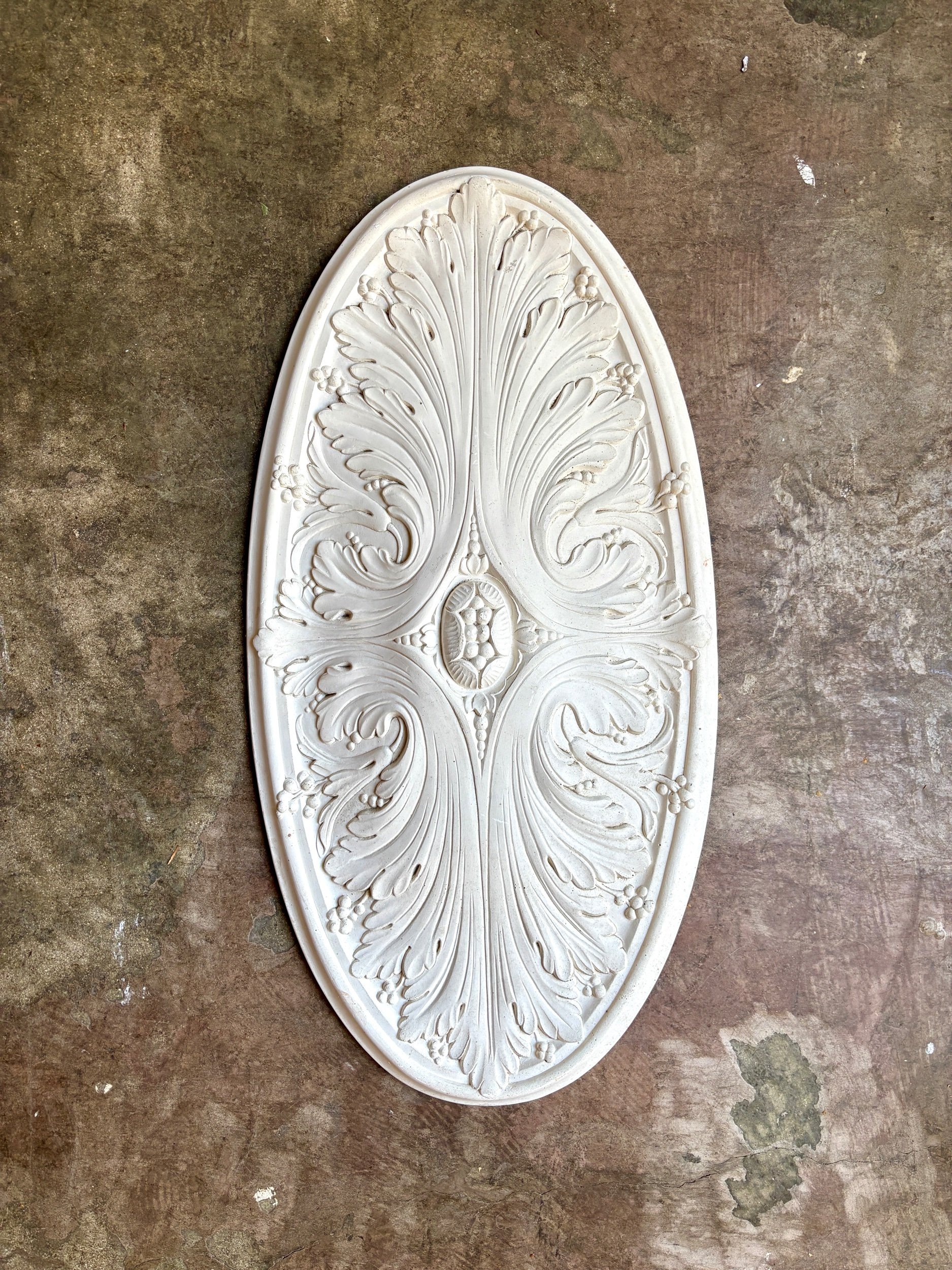 rosace-ovale-staff-blanc-decoration-vintage-axs-design-paris-france