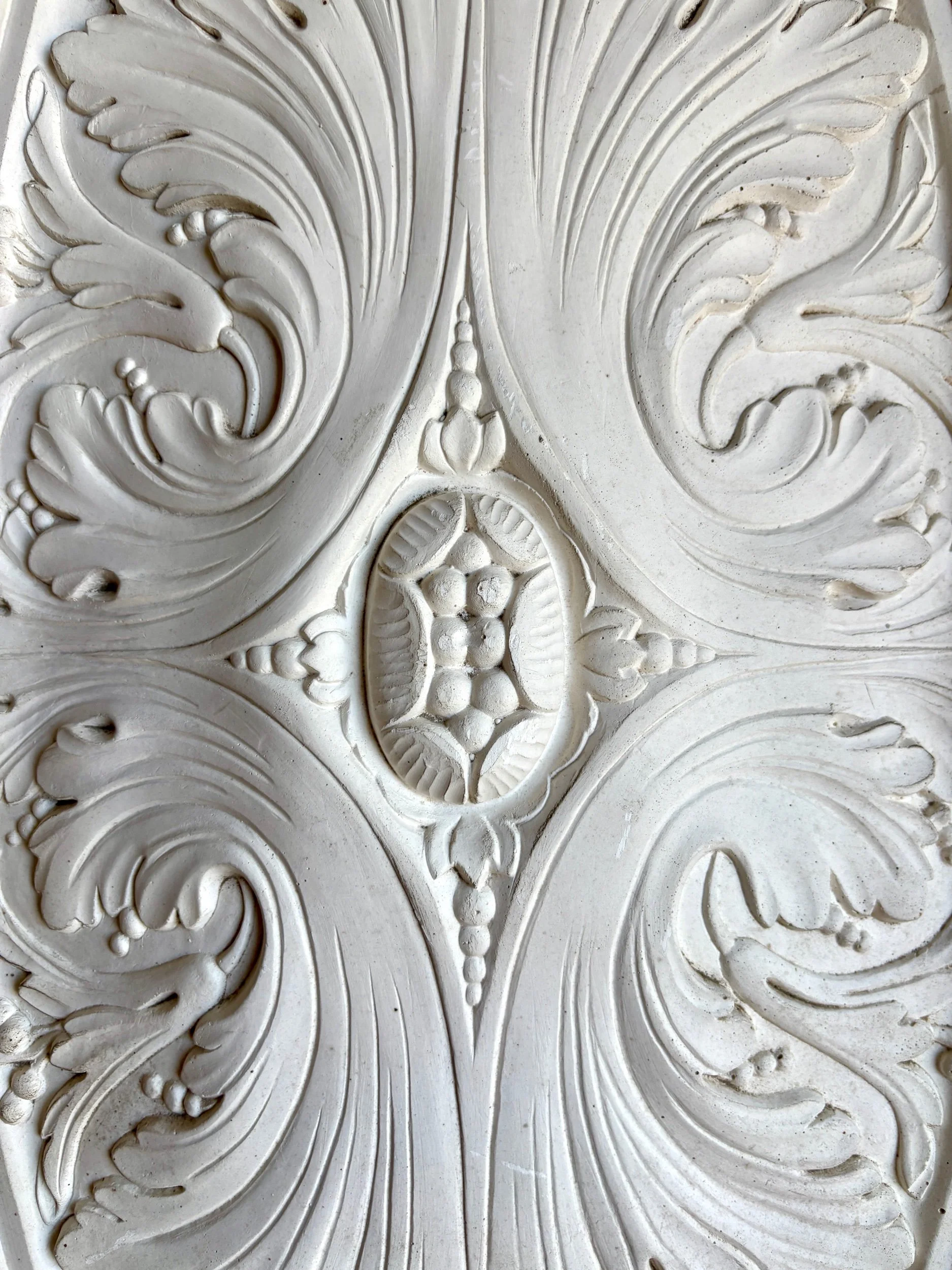 rosace-ovale-staff-blanc-decoration-vintage-axs-design-paris-france