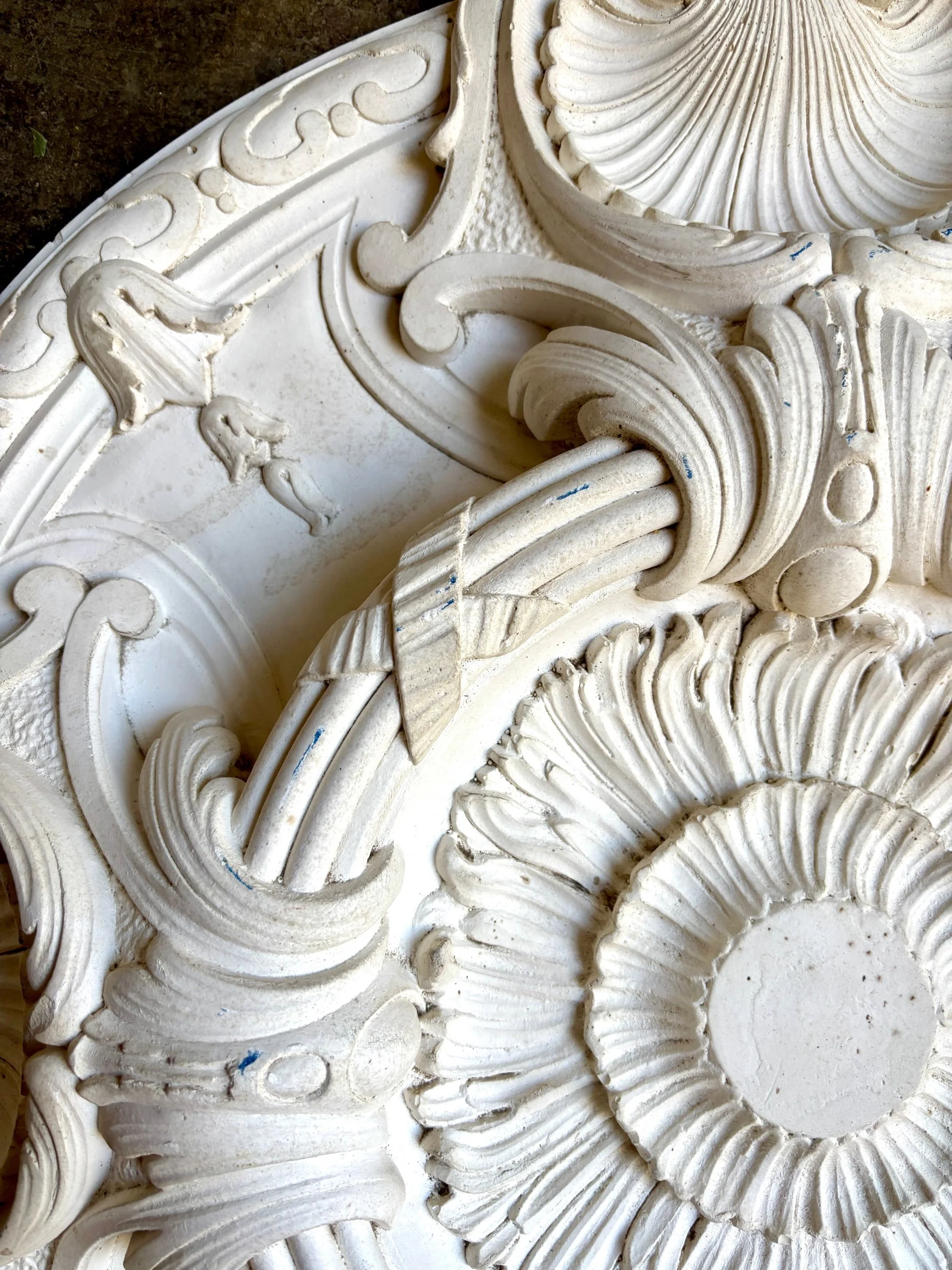 rosace-staff-blanc-3-decoration-vintage-axs-design-paris-france