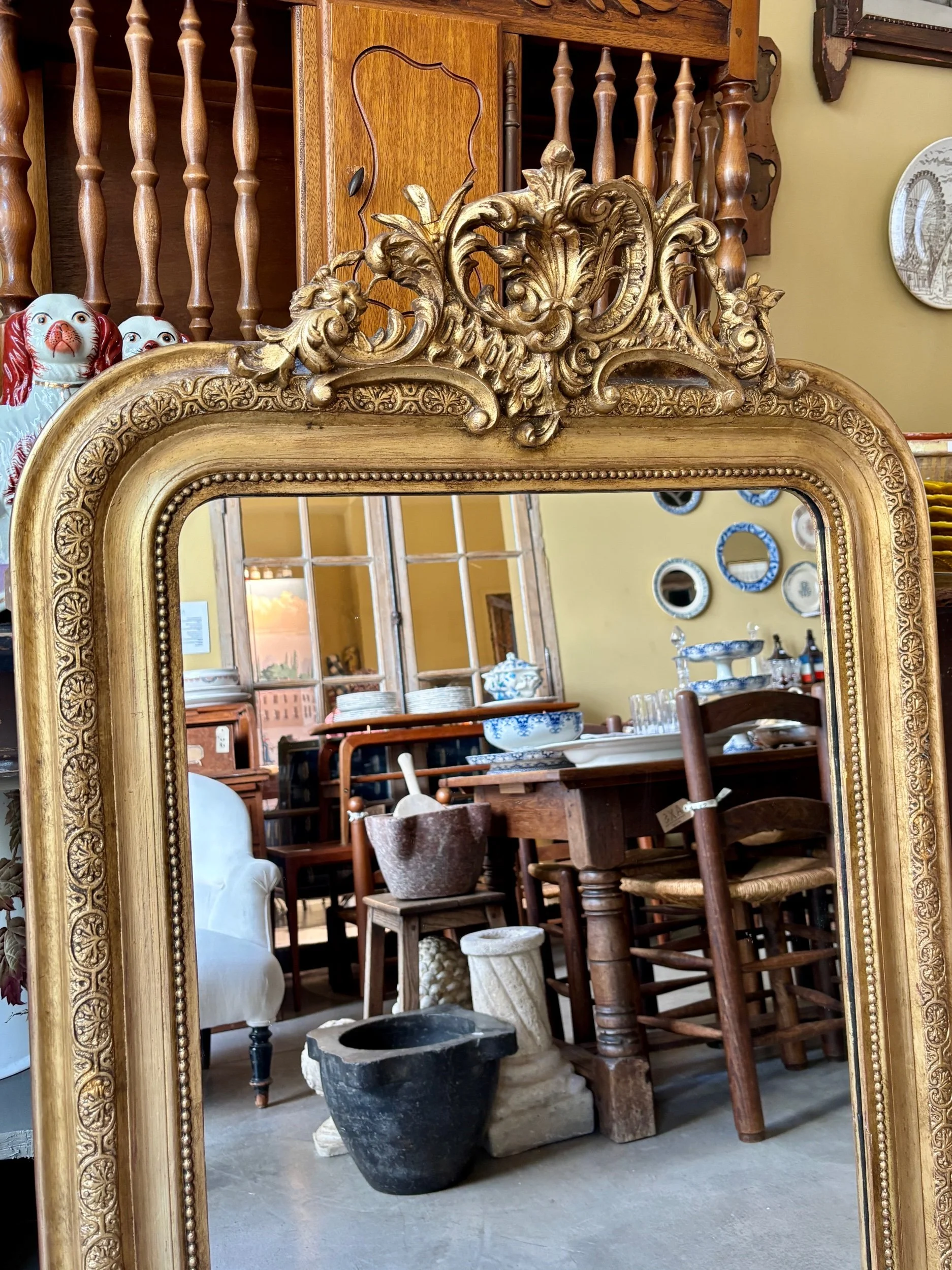 miroir-trumeau-dore-sculpte-moulure-classique-decoration-vintage-axs-design-paris-france
