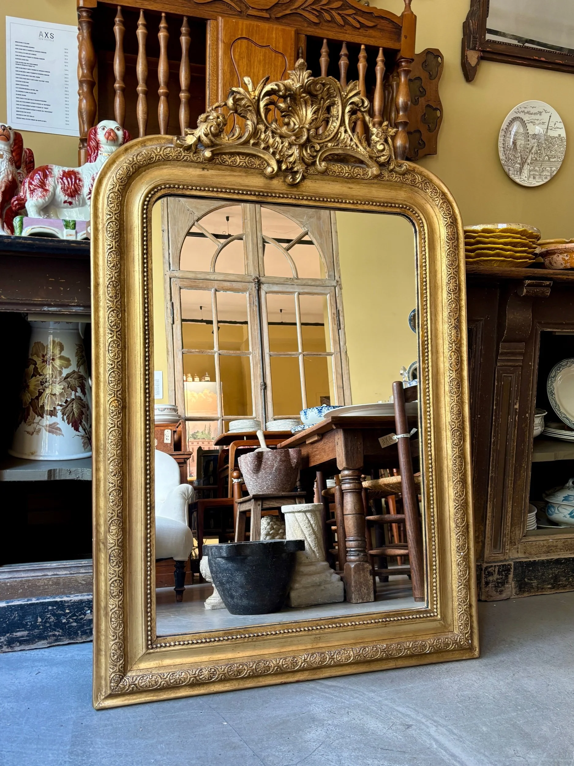 miroir-trumeau-dore-sculpte-moulure-classique-decoration-vintage-axs-design-paris-france