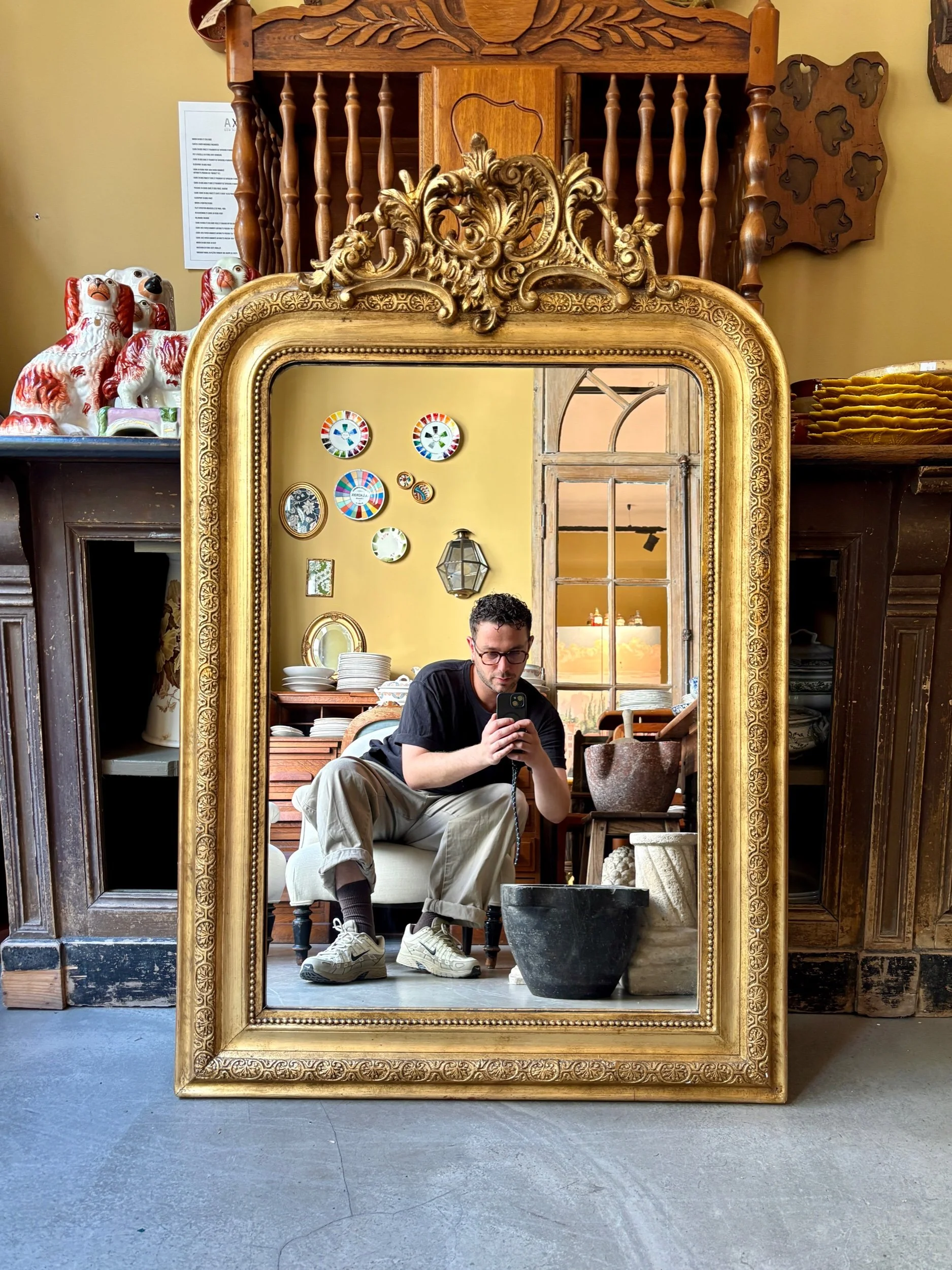 Miroir trumeau en stuc doré sculpté et mouluré ☐ 113 x 78 cm