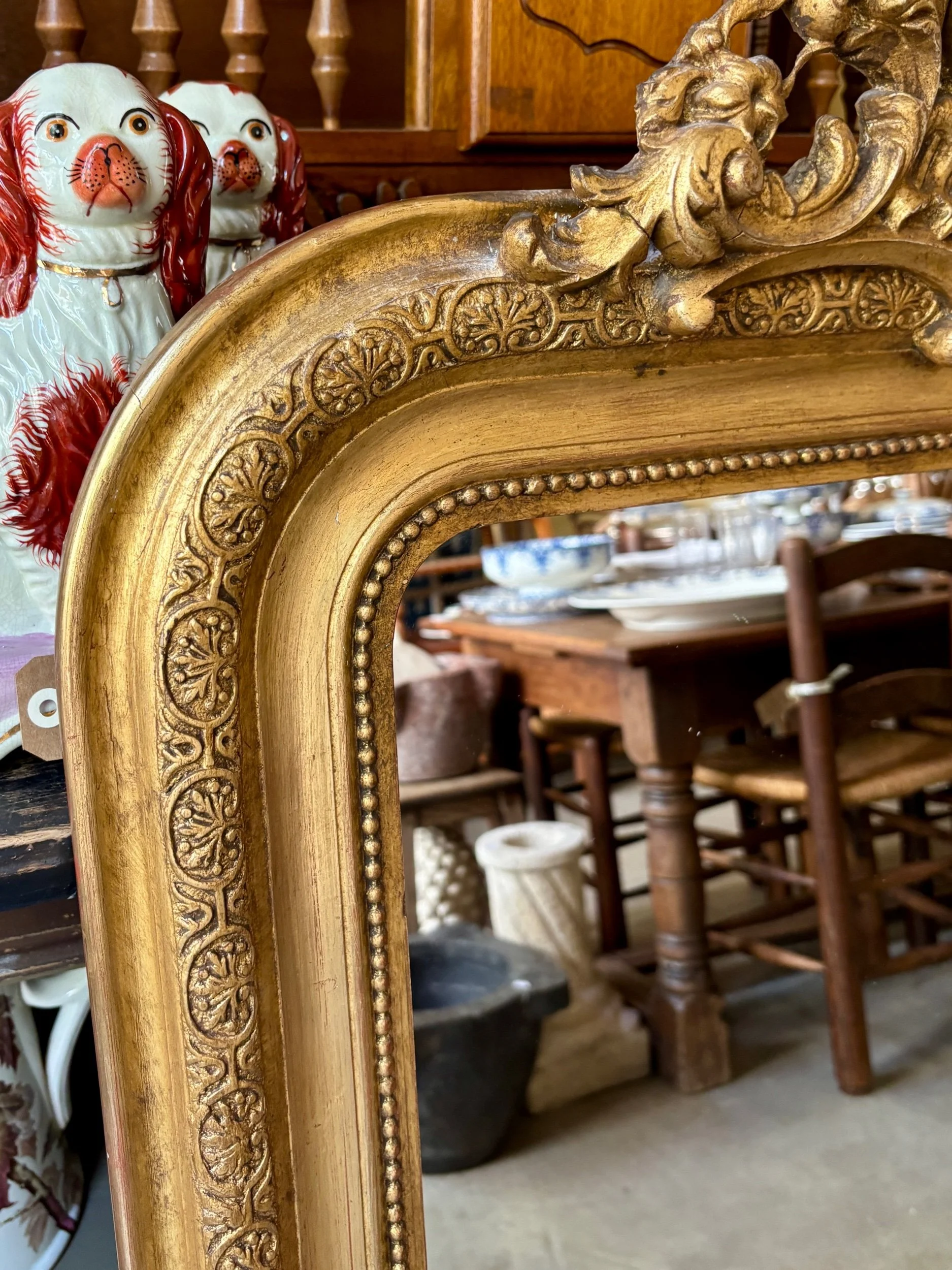 miroir-trumeau-dore-sculpte-moulure-classique-decoration-vintage-axs-design-paris-france