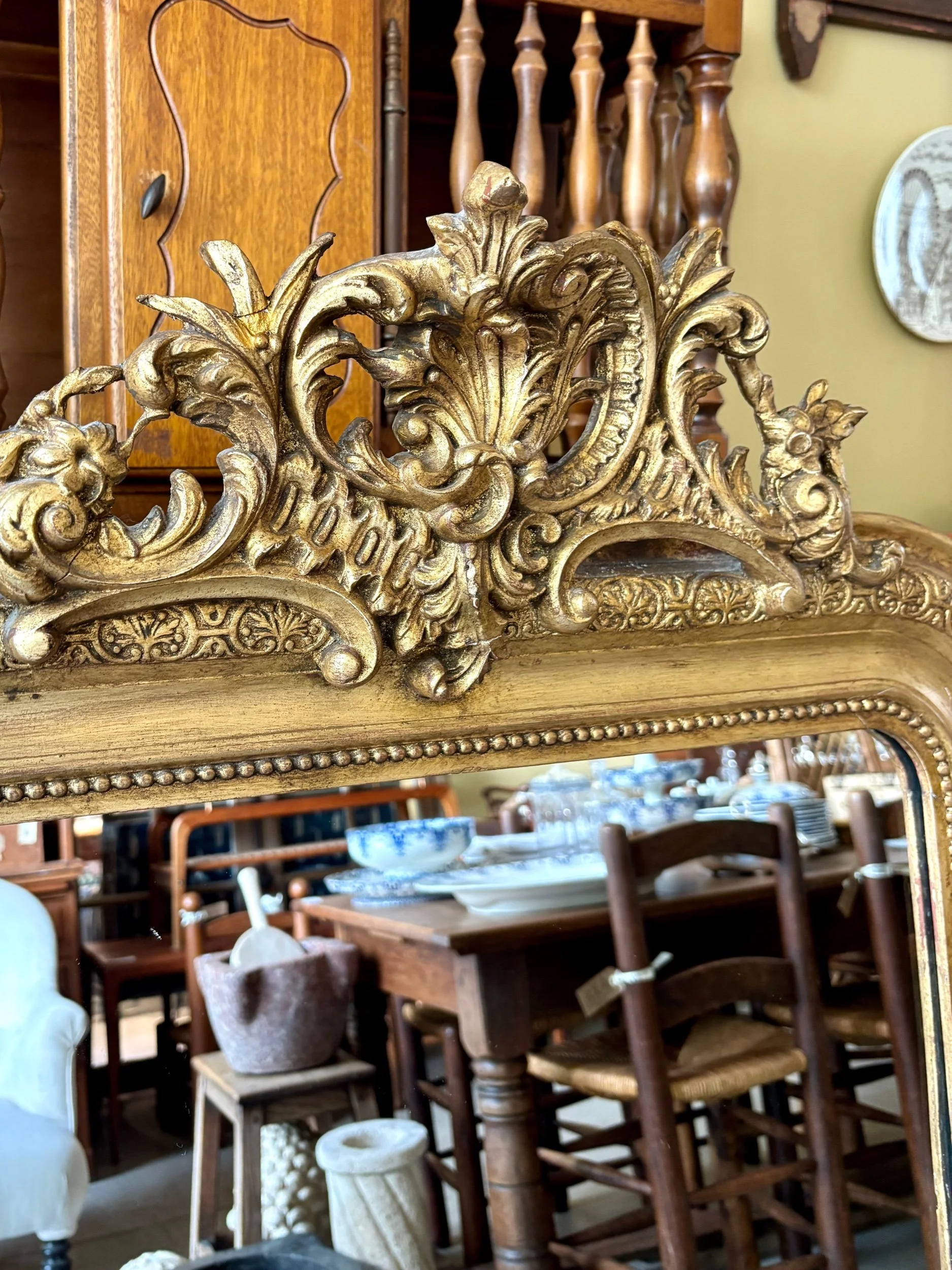 miroir-trumeau-dore-sculpte-moulure-classique-decoration-vintage-axs-design-paris-france